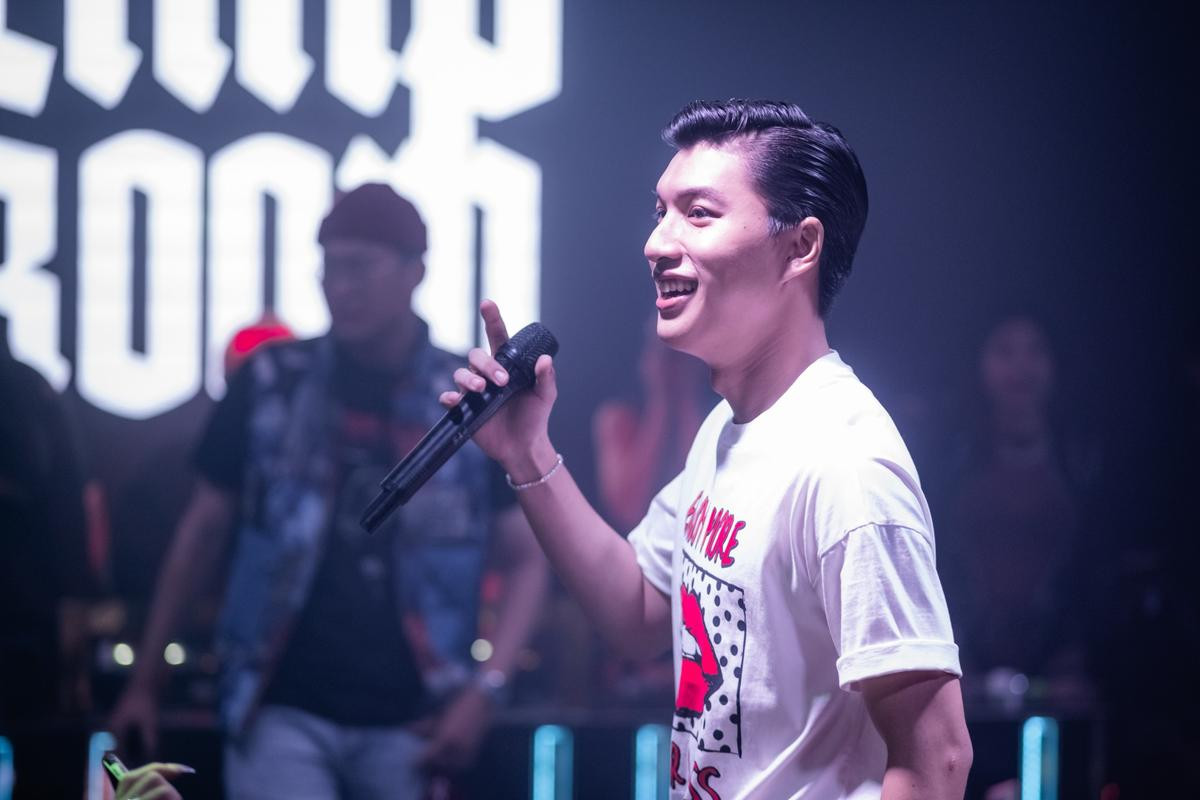 Từ anh chàng lễ tân khách sạn, HIEUTHUHAI trở thành 'hiện tượng King Of Rap' đắt show nhất nhì mùa giải Ảnh 4