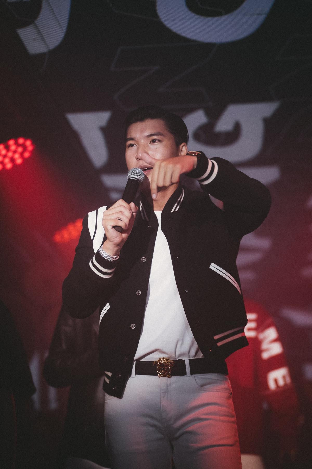 Từ anh chàng lễ tân khách sạn, HIEUTHUHAI trở thành 'hiện tượng King Of Rap' đắt show nhất nhì mùa giải Ảnh 3