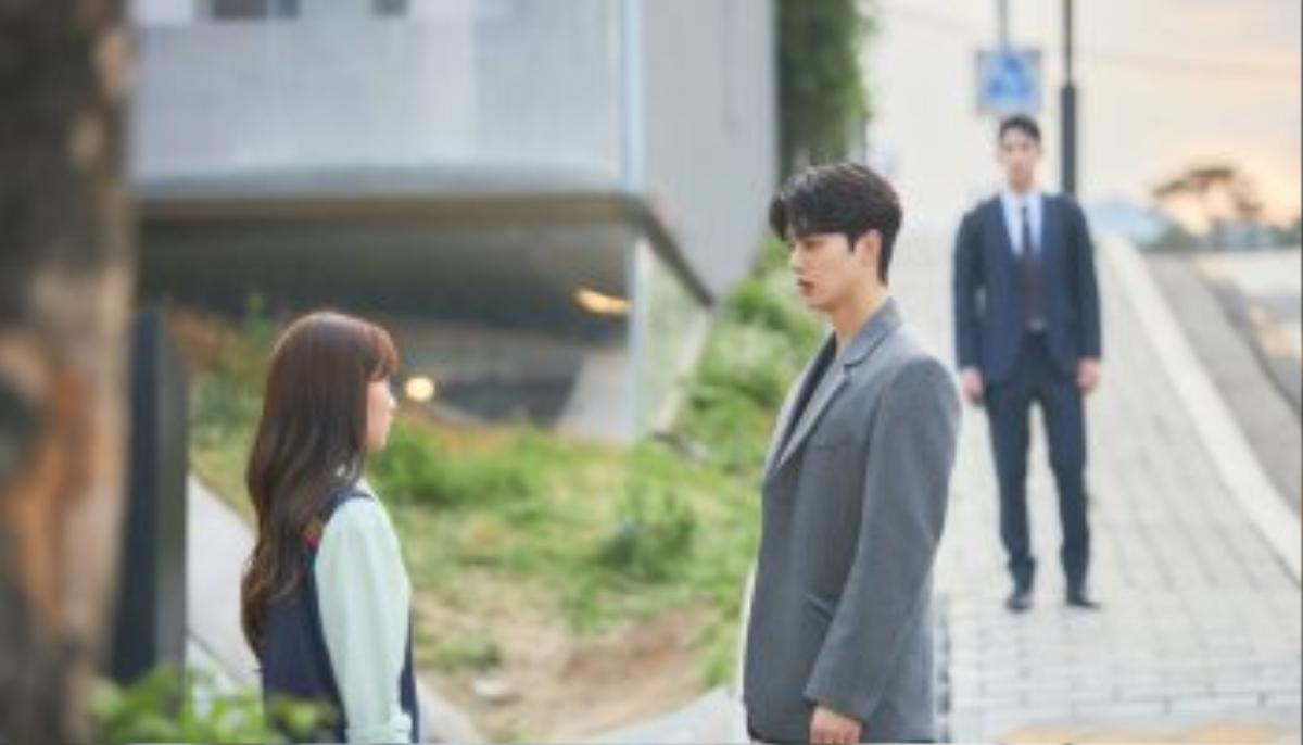 'Love Alarm 2': Chỉ vì một tiếng chuông tình yêu mà Kim So Hyun cố chấp với tình cảm chân thực của mình Ảnh 8