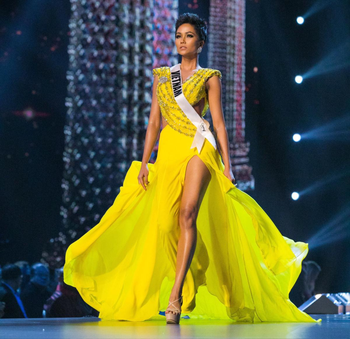 Ngọc Thảo diện váy dạ hội vàng giống hệt H'Hen Niê, 'bấm quẻ' vào thẳng Top 5 Miss Grand? Ảnh 3