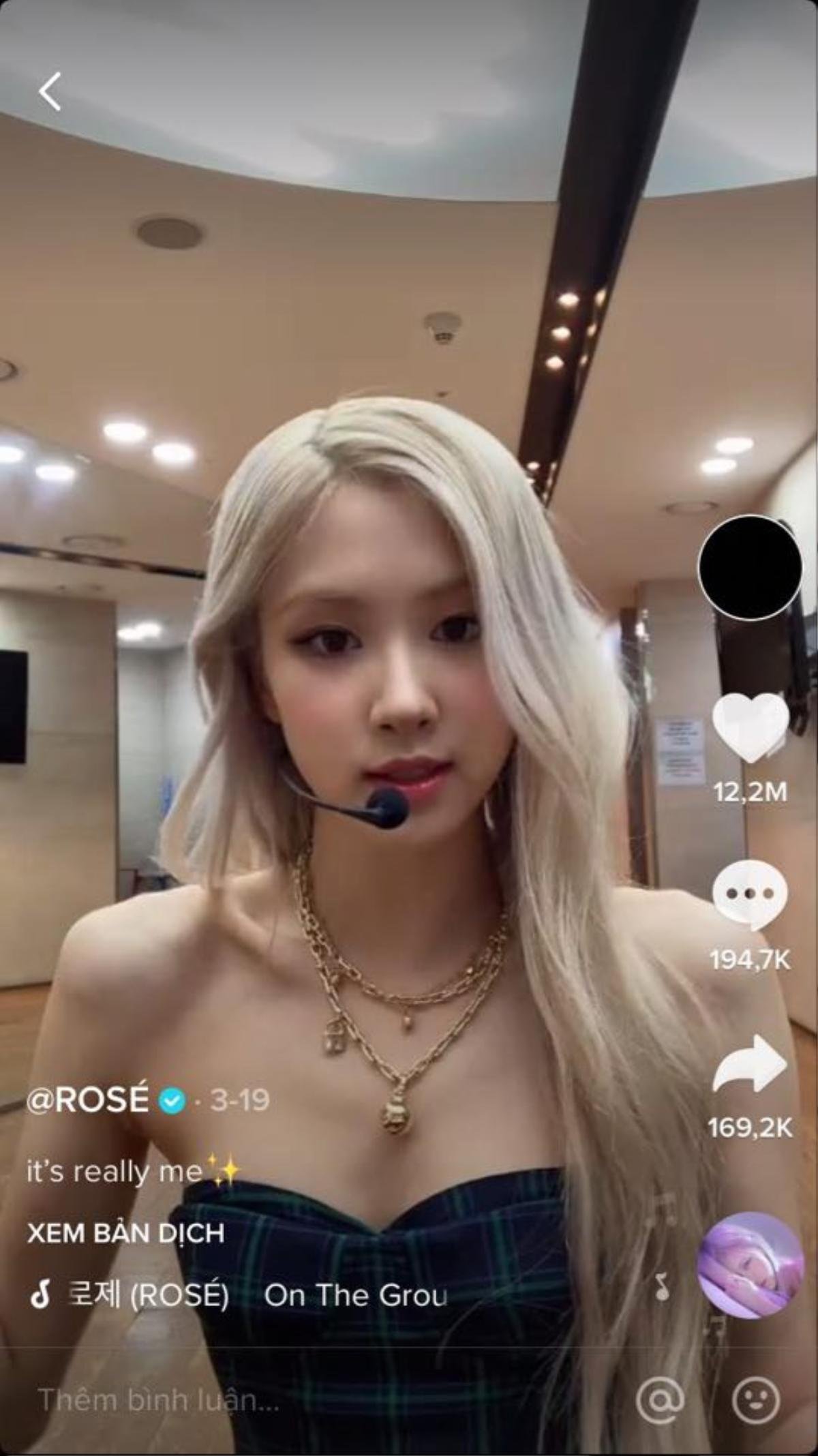 Hot Tiktoker mới nổi gọi tên Rosé (BlackPink): Thu về 8,9 lượt theo dõi, có clip đạt 67 triệu lượt xem Ảnh 2