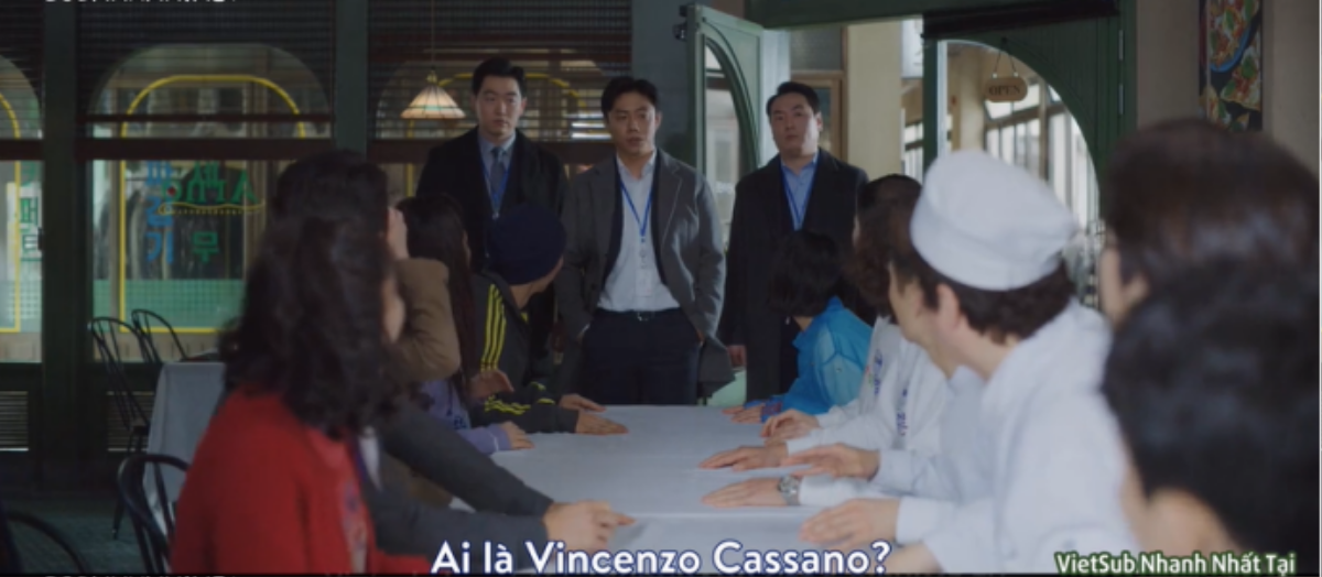 Vincenzo tập 11: Vincenzo và Cha Young phát cẩu lương, Joon Woo quỳ rạp dưới mũi súng của mafia Ý Ảnh 16