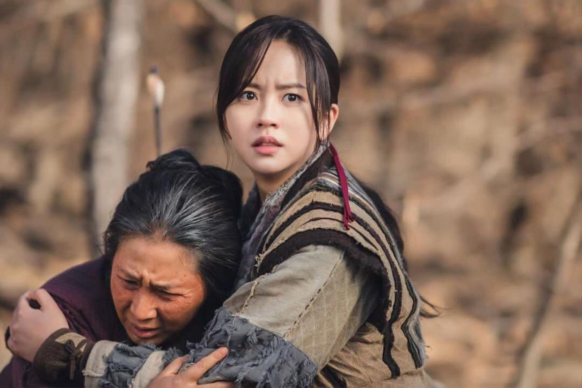 'Sông đón trăng lên': Kim So Hyun ôm mộng đế vương bắt đầu từ việc xây dựng quân đội phò cha giết giặc Ảnh 13