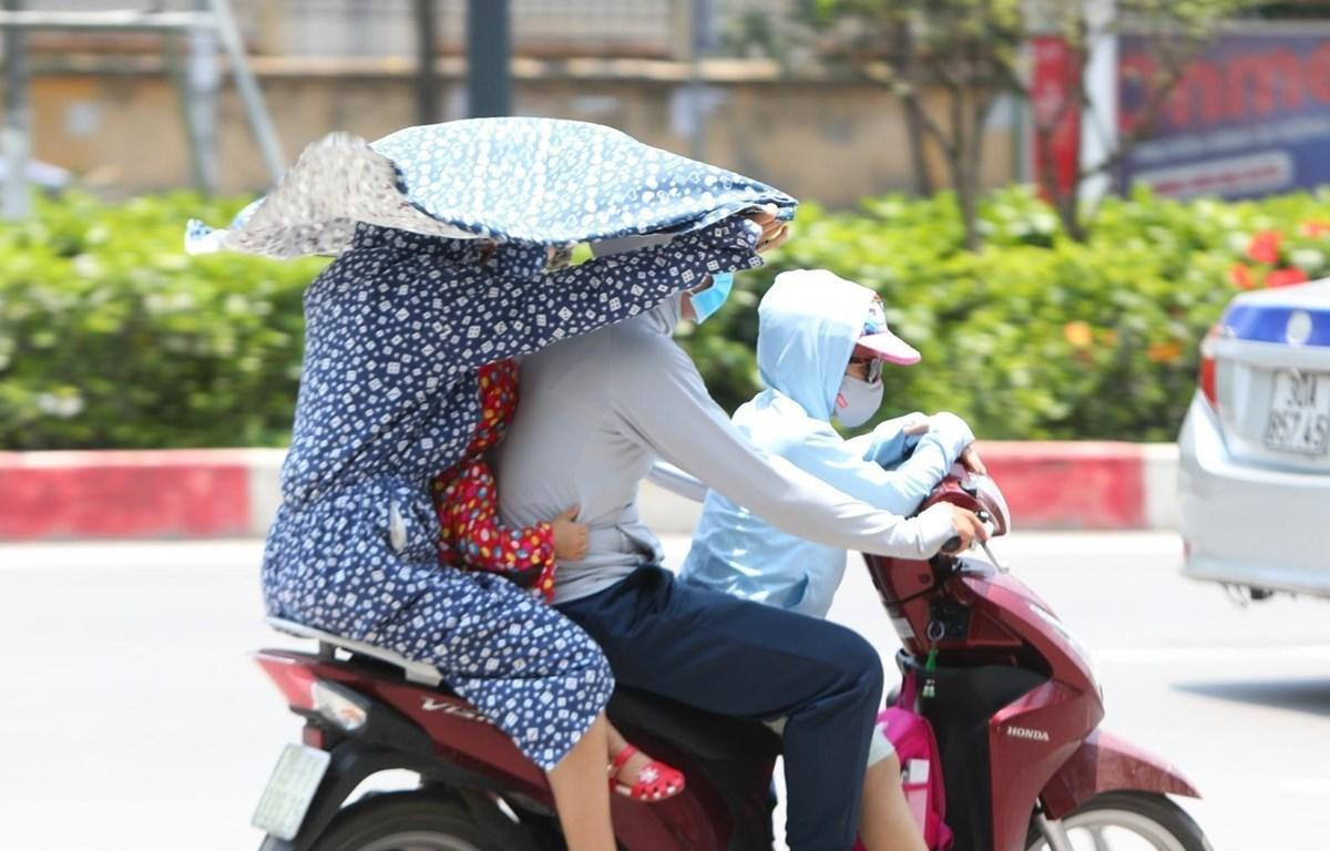 Dự báo thời tiết hôm nay và ngày mai 31/3: Cả nước ngày nắng nóng, chiều tối và đêm mưa dông Ảnh 1