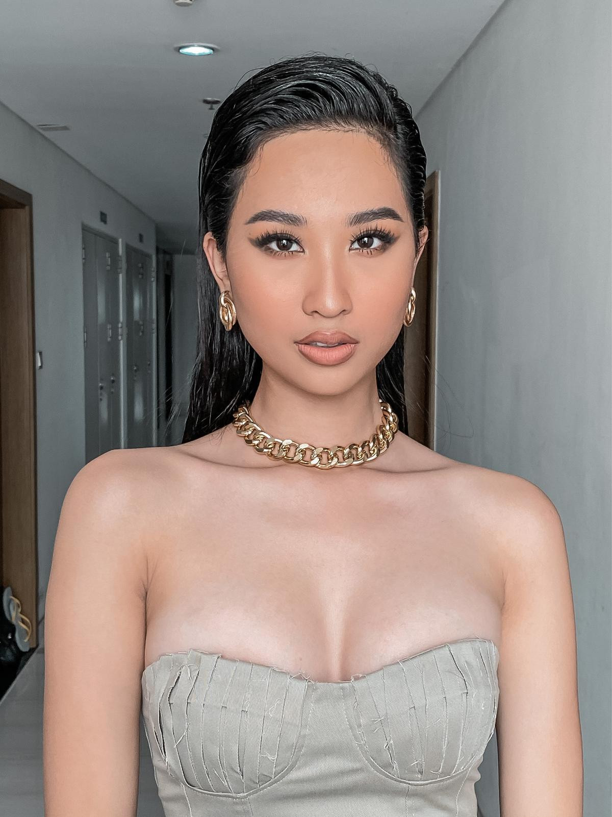 Top 10 MUV 2019 Phạm Thư khoe đường cong bốc lửa, vòng 1 quyến rũ chuẩn beauty queen Ảnh 4