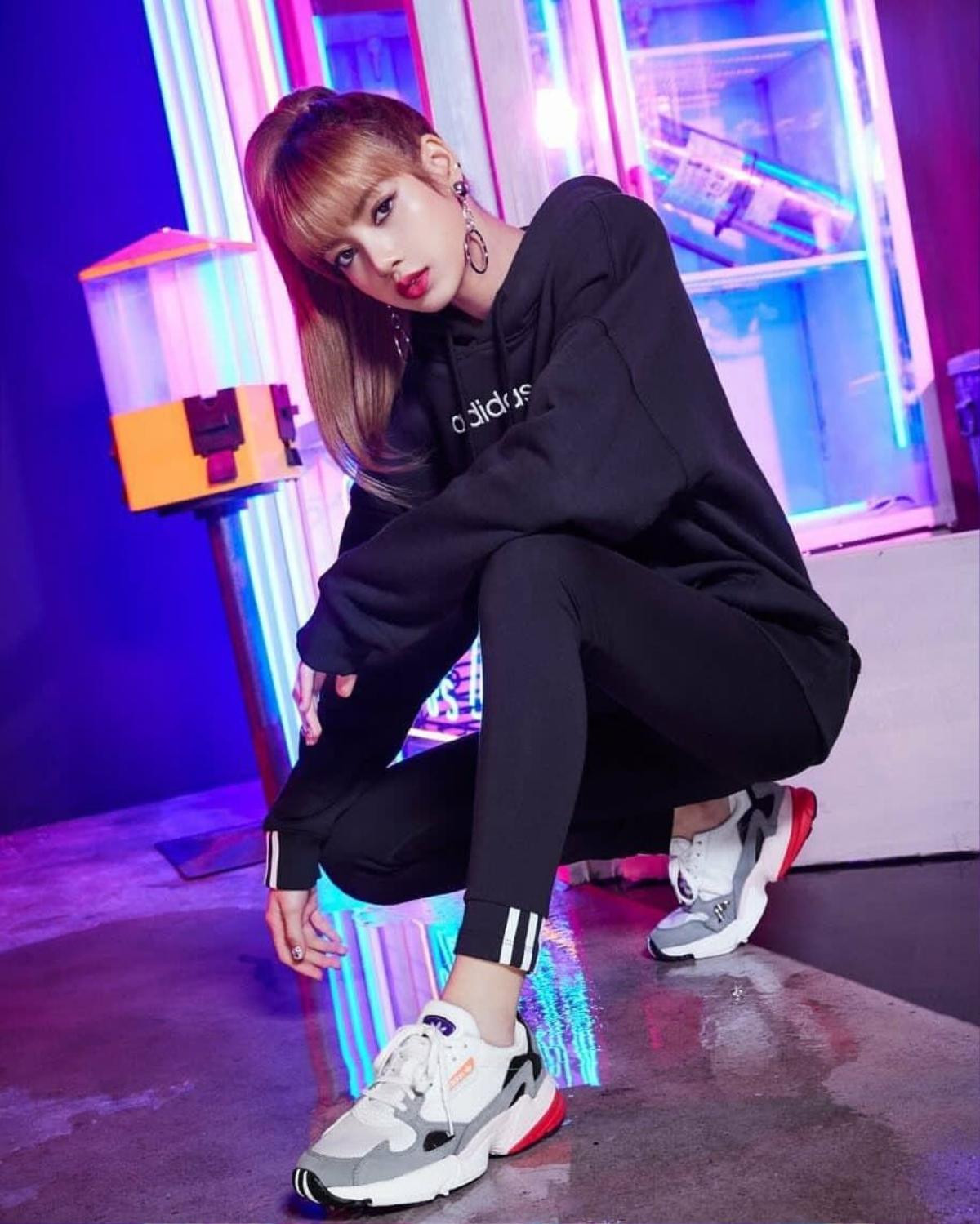 Cá tháng 4 không đùa, BAZAAR Trung Quốc xóa ảnh của Lisa (BlackPink) khỏi mạng xã hội của họ Ảnh 4