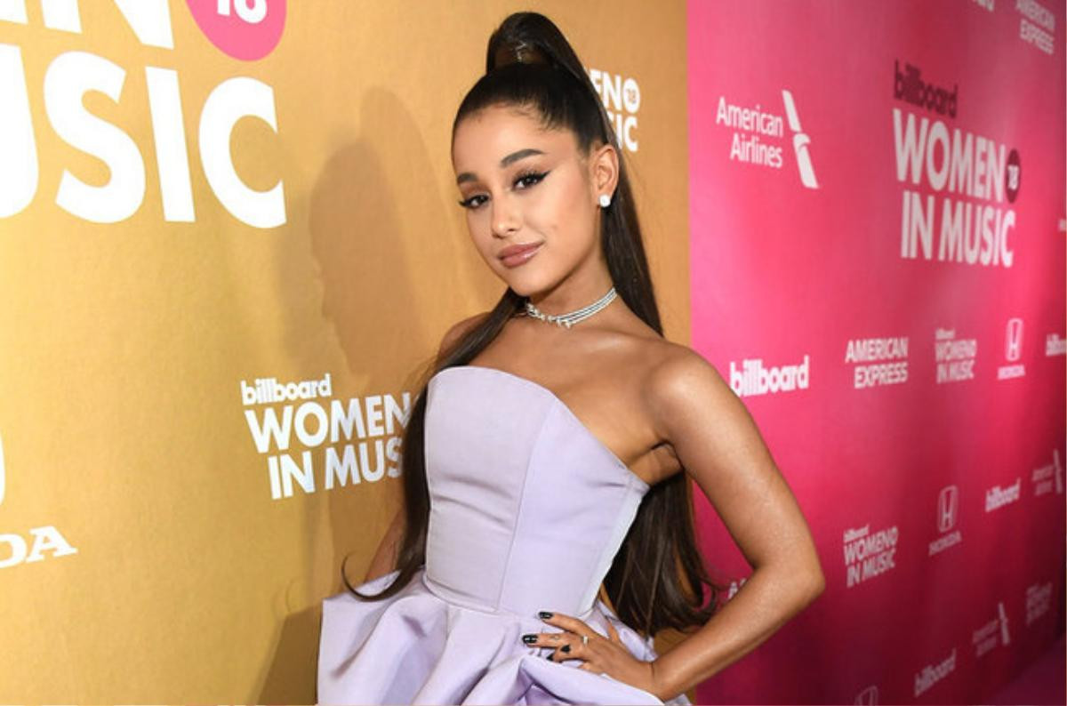 Ariana Grande vượt mặt hàng loạt cái tên đình đám để lập kỷ lục thế giới này Ảnh 1