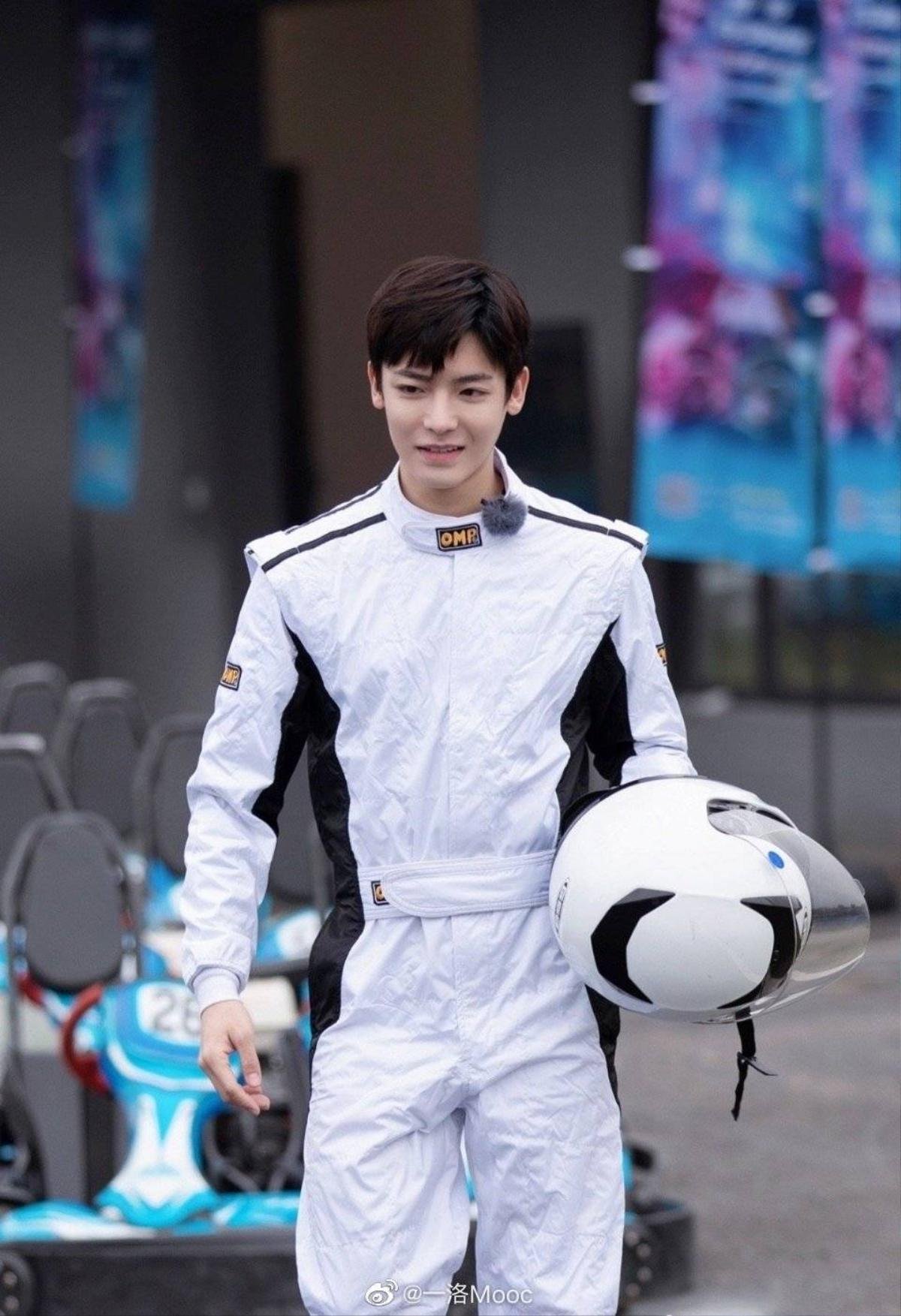 Ngày khai máy 'Thiên quan tứ phúc' xa vời vì đàn em TFBoys, dân mạng kêu Cung Tuấn 'cứu nguy' Ảnh 3