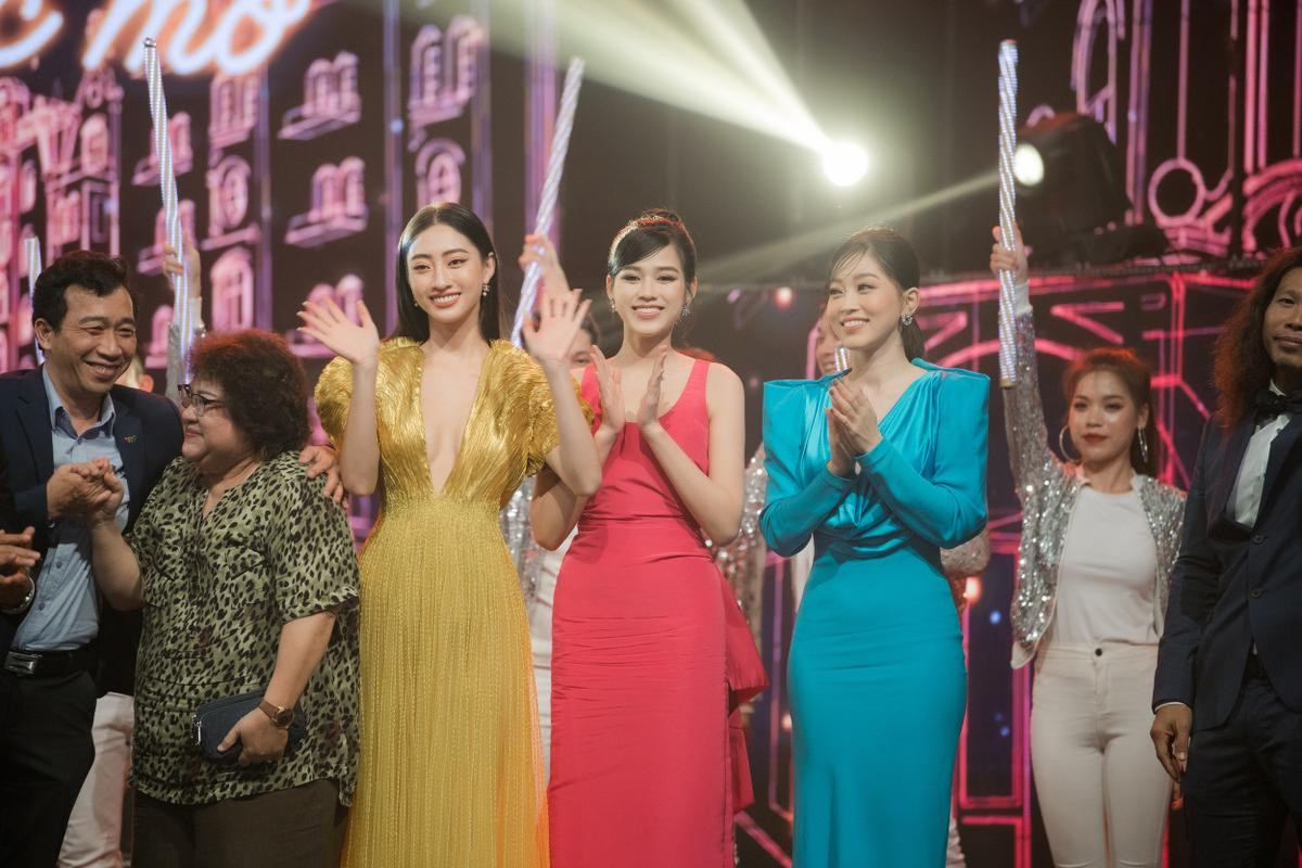 'Chiến binh Miss World' Đỗ Thị Hà rạng rỡ đọ sắc cùng đàn chị Phương Nga - Lương Thùy Linh Ảnh 14