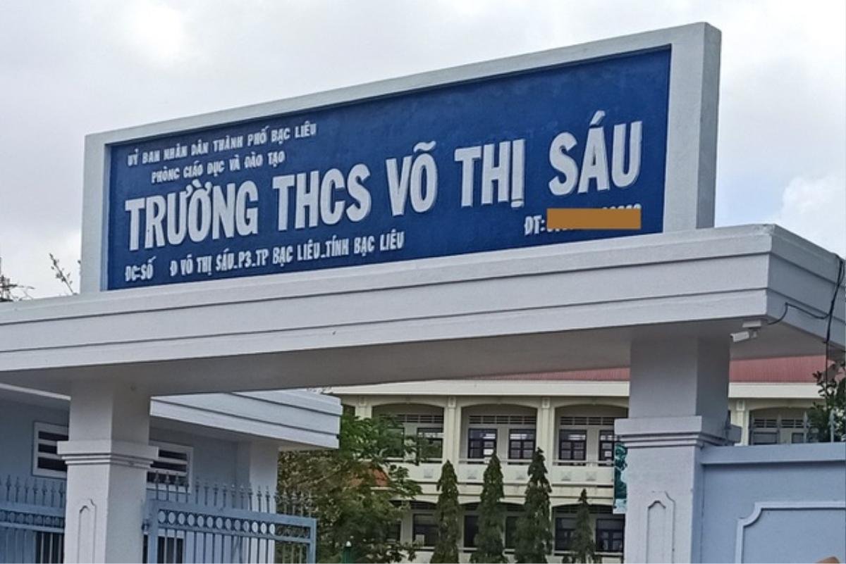 Một nam sinh lớp 7 bất ngờ nhảy từ lầu 2 trường học xuống đất Ảnh 1