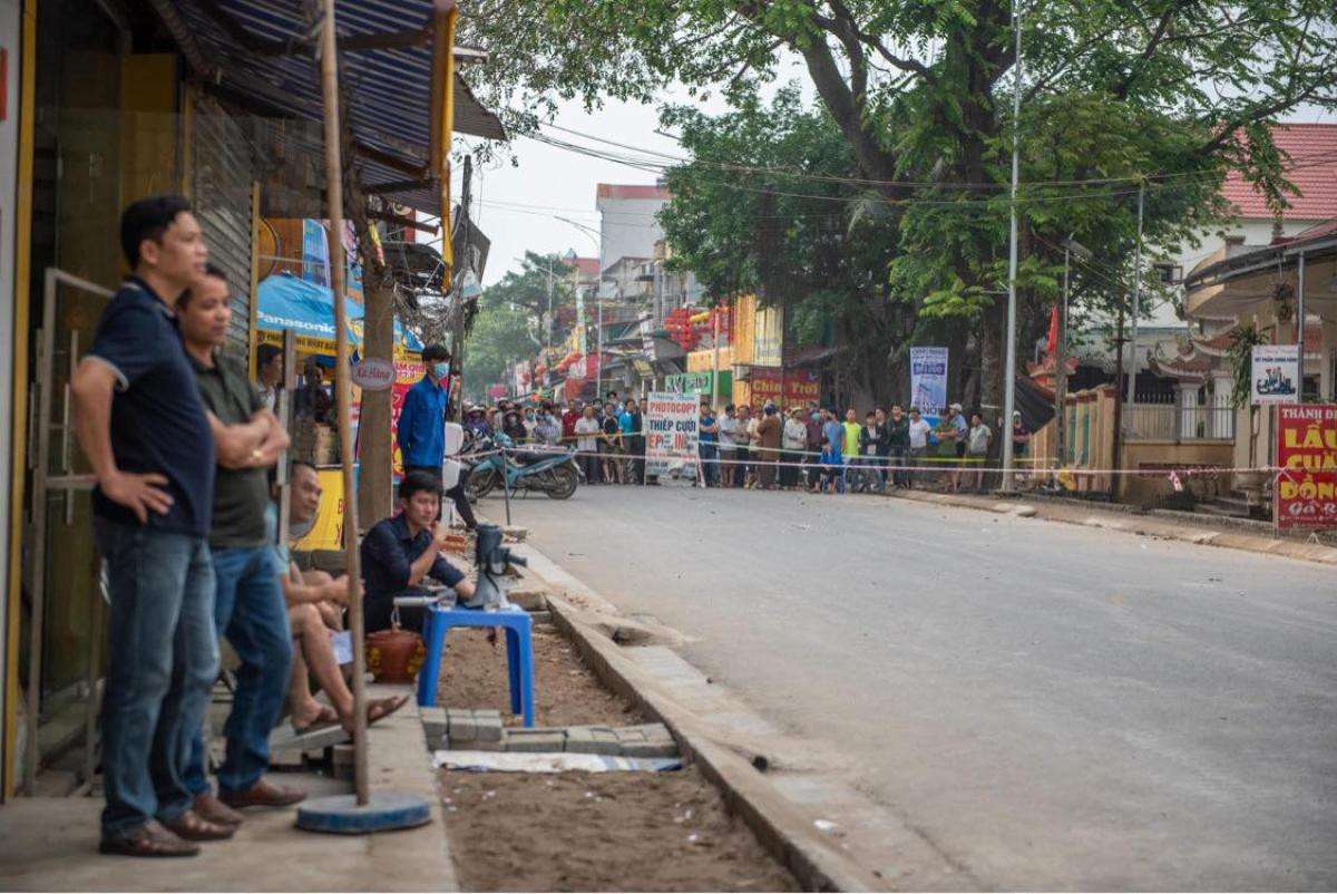 Ảnh hiện trường vụ sụt lún ở Hà Nội: Lòng 'hố tử thần' đã mở rộng diện tích sụt lún lên 50m2 Ảnh 5