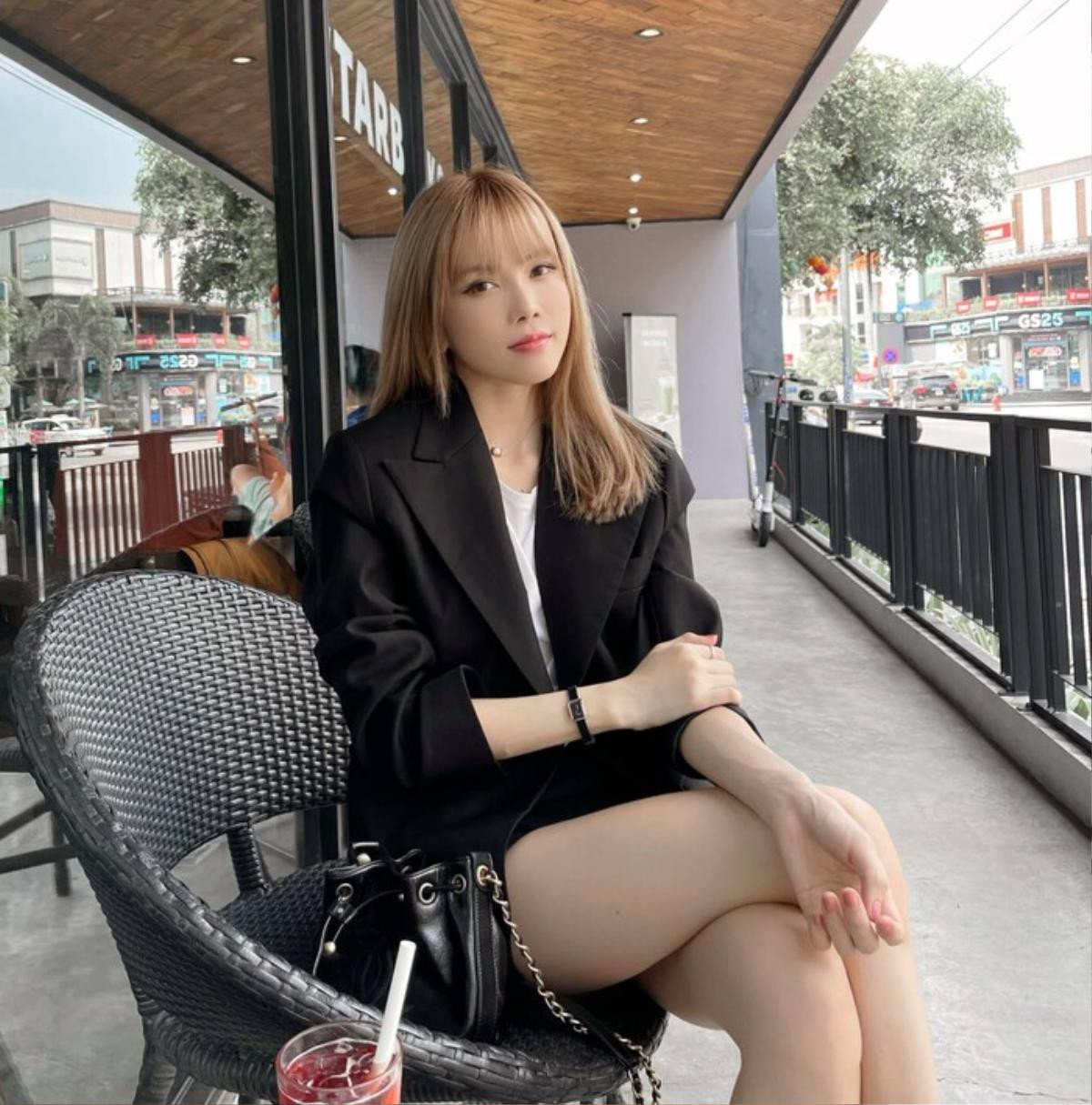 Thiều Bảo Trâm lên đồ như nàng công sở, thừa nhận rất mê áo khoác blazer Ảnh 7