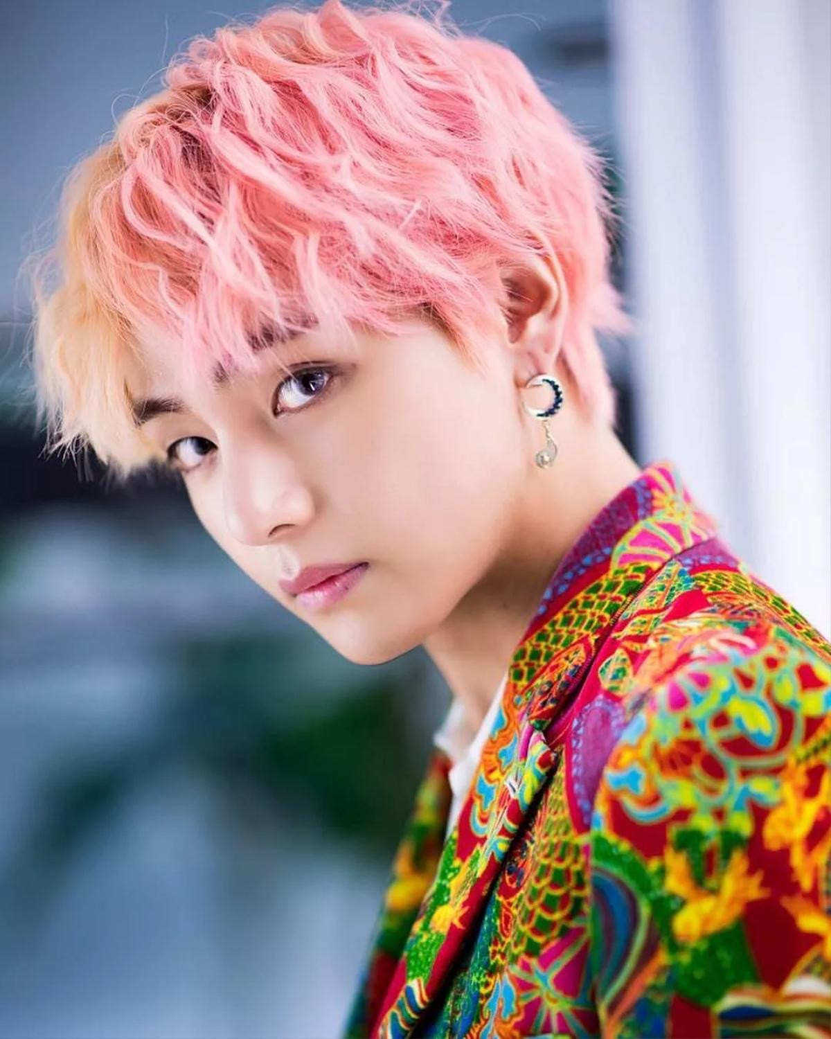 V (BTS) nửa năm không chụp ảnh selfie và lý do bất ngờ khiến ai cũng không tin được Ảnh 1