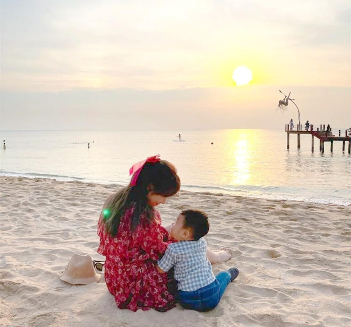 'Hoàng tử' Bo và 'công chúa' Winnie hội ngộ: Hòa Minzy hết lời khen ngợi con gái Đông Nhi Ảnh 2