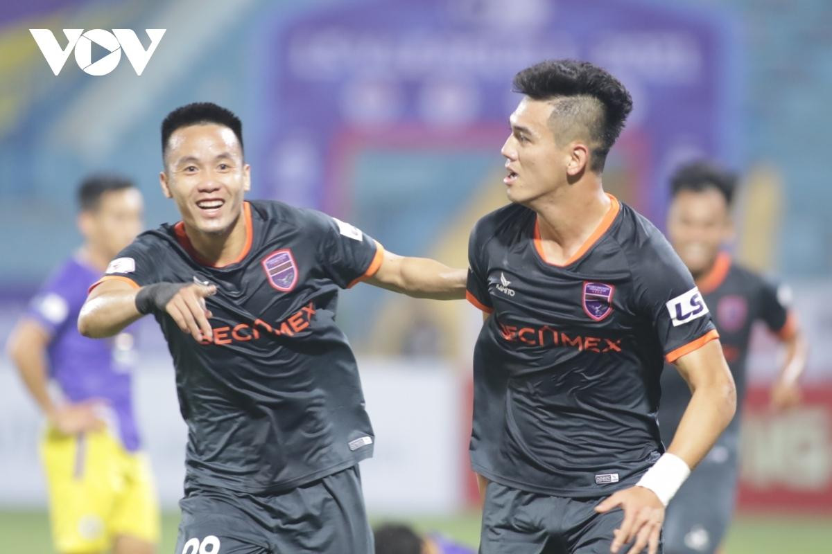 Tiến Linh lập hat-trick trong trận cầu có 7 bàn thắng Ảnh 1