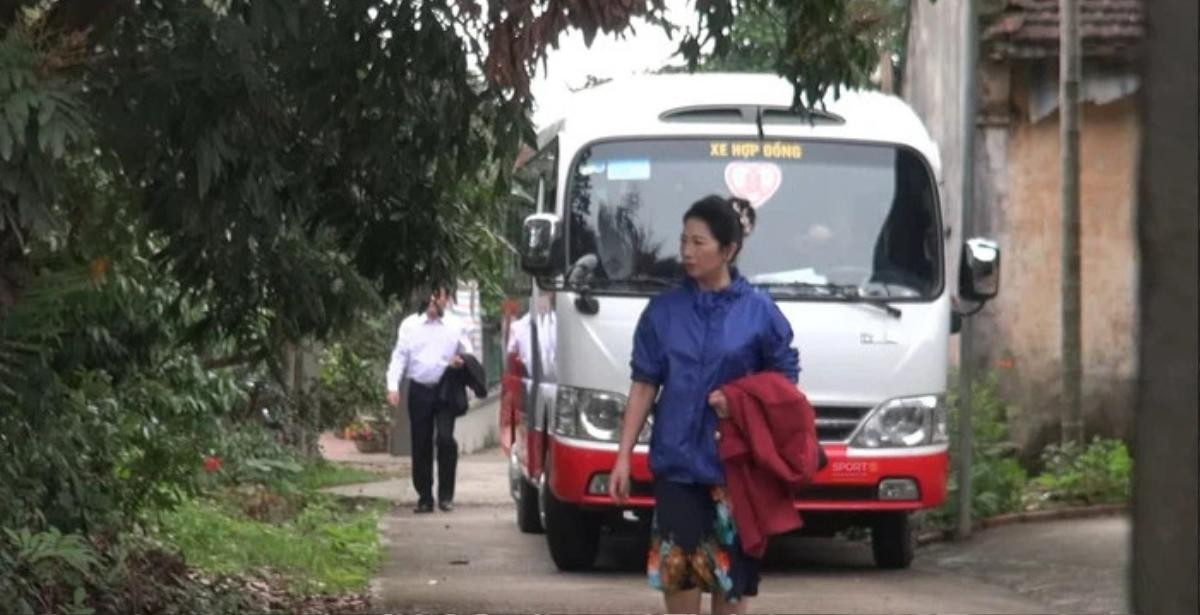 Gia đình Xuân Trường đang di chuyển tới nhà gái để làm lễ ăn hỏi, cầu thủ có mặt ở Hà Nội từ đêm qua Ảnh 1