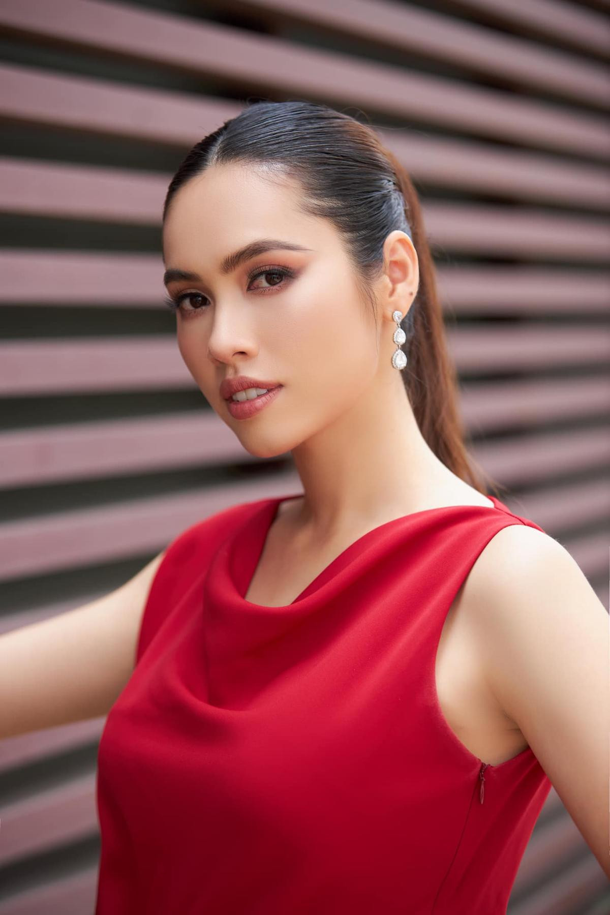 Á hậu Hoàng My khoe vẻ đẹp cuốn hút sau một thập kỉ chinh chiến Miss Universe Ảnh 1