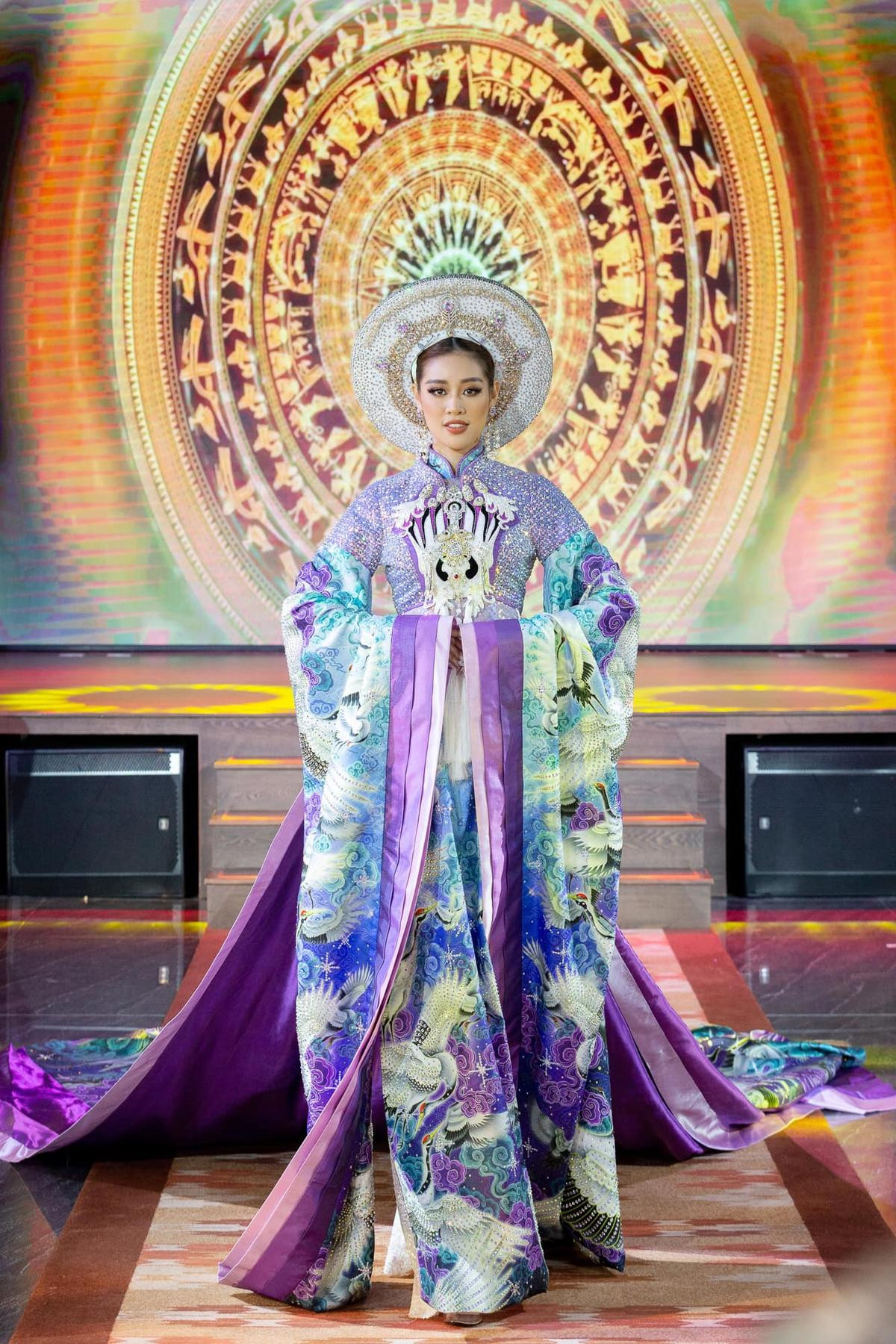 Khánh Vân: 'Tôi đam mê thi sắc đẹp, đầy tự hào khi đại diện Việt Nam tại Miss Universe 2020' Ảnh 13