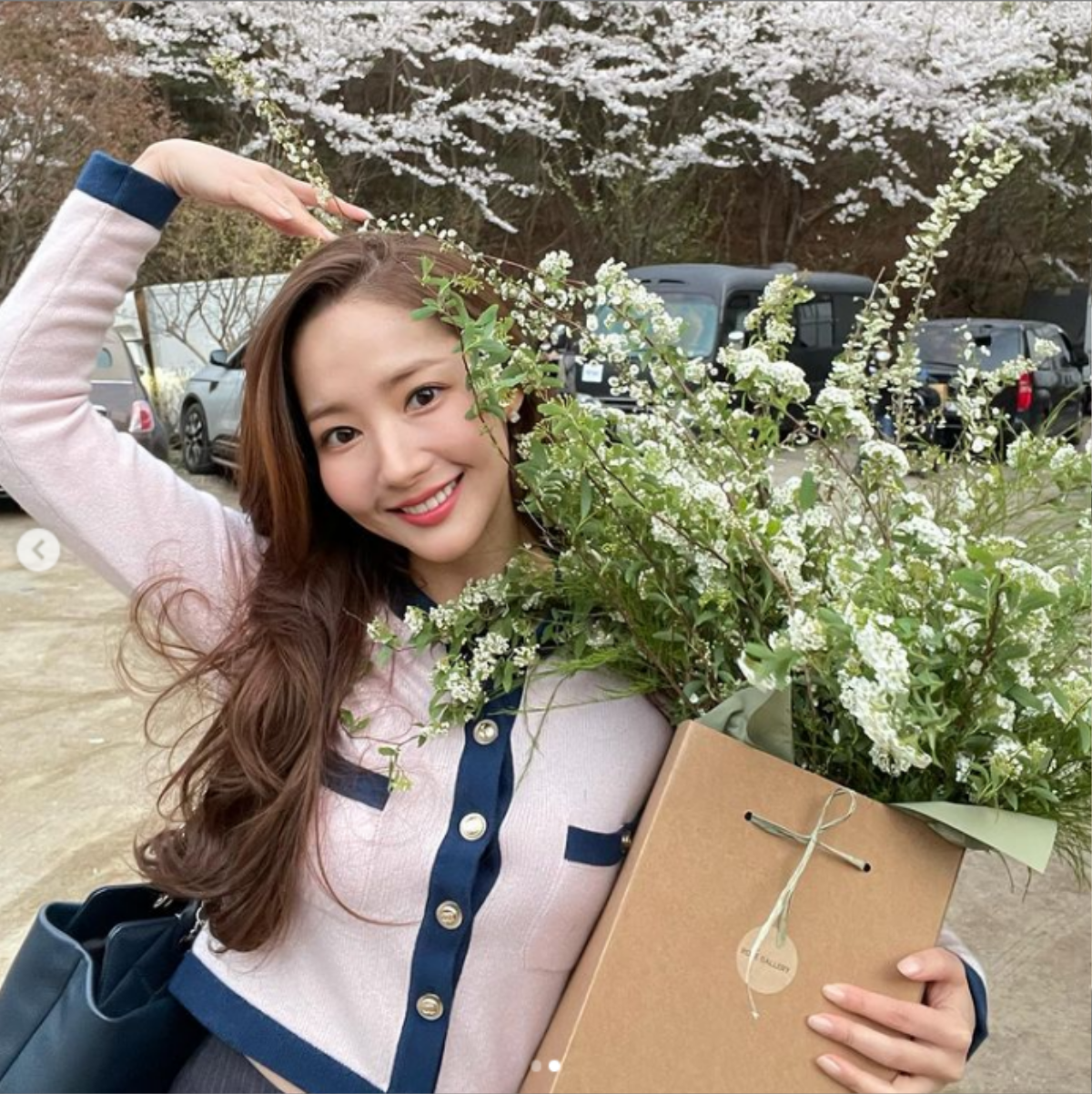 Park Min Young khoe ảnh trẻ trung như gái đôi mươi, động thái của Park Seo Joon sau đó khiến fan vỡ òa Ảnh 8