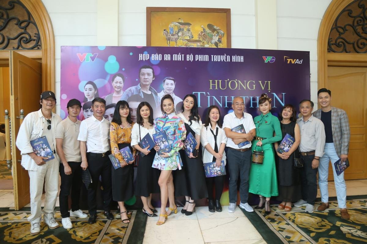 Thu Quỳnh - Phương Oanh tái xuất trong phim mới 'Hương vị tình thân' Ảnh 1