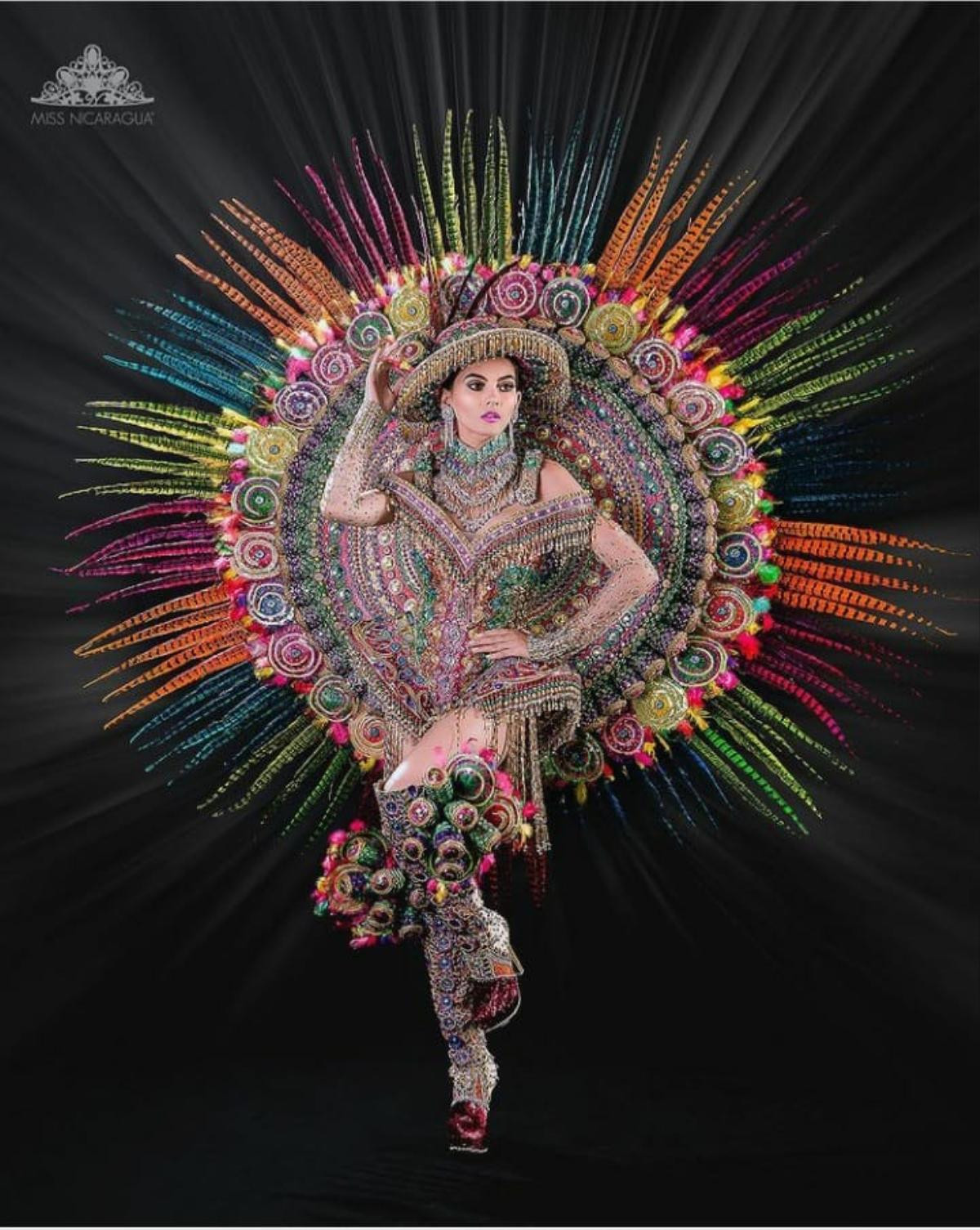 Đối thủ Khánh Vân tại Miss Universe ồ ạt hé lộ National Costume: Fan chờ đợi 'Kén Em Hoàn vũ' Ảnh 13