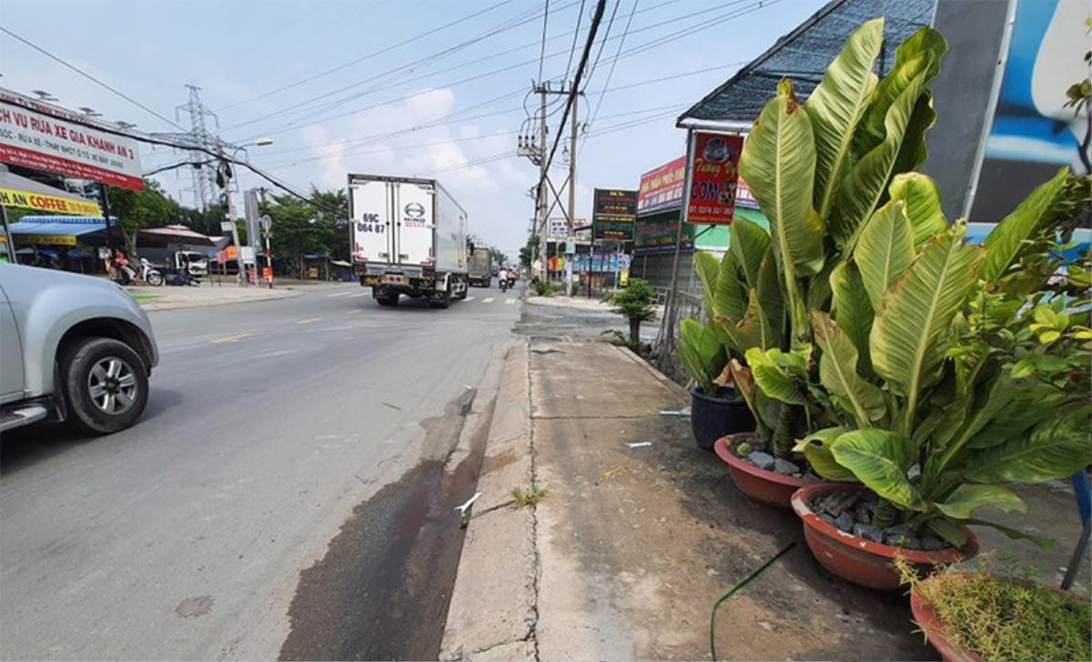 Trêu ghẹo bạn gái của 'giang hồ', 2 thanh niên bị đâm thương vong Ảnh 1