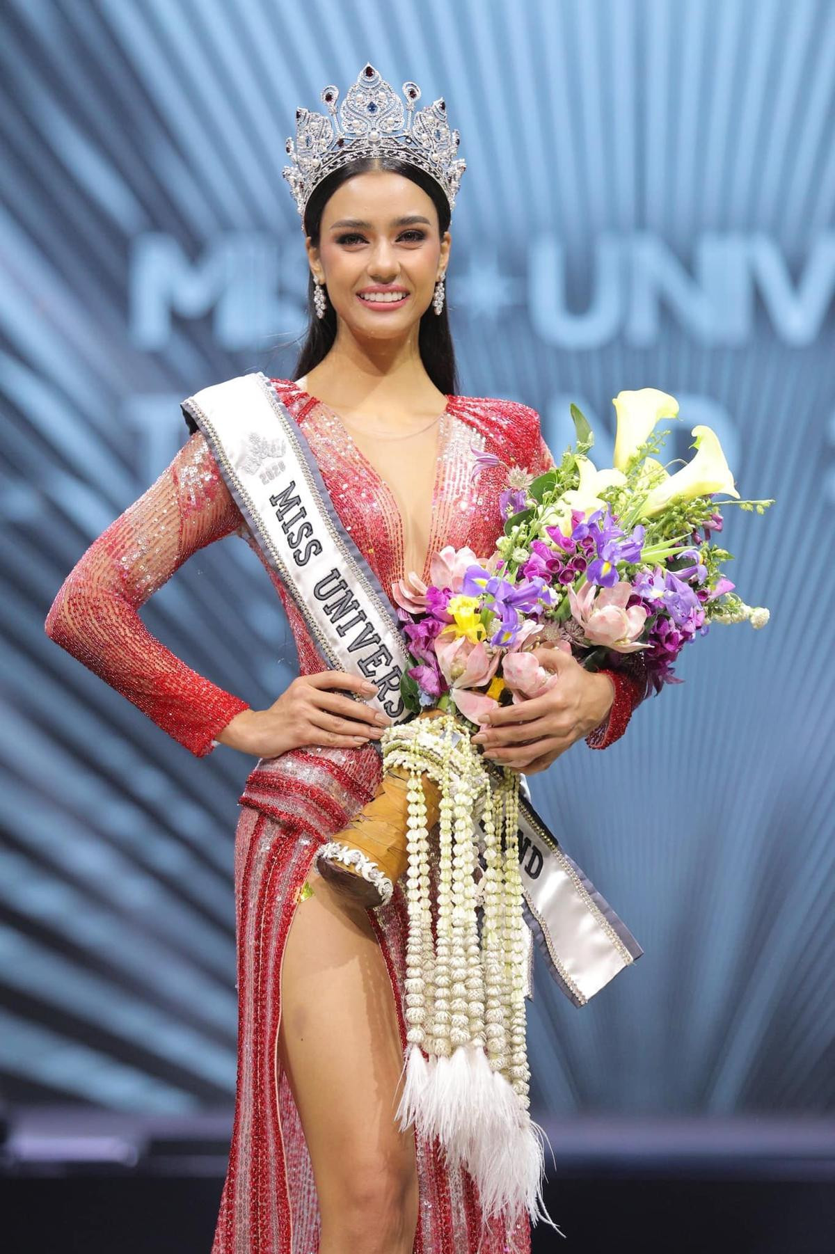 6 lí do khiến được fan trông chờ nhất tại Miss Universe 2020: Khánh Vân có đủ 'yêu thương' để intop Ảnh 12