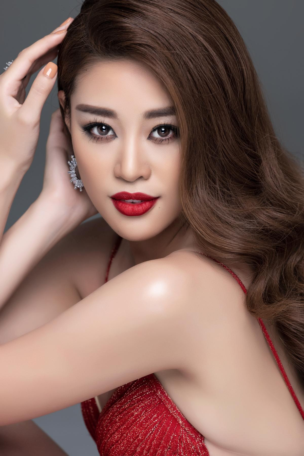 Fan chê Khánh Vân 'né' tiếng Anh trong video Miss Universe: Có nên giống H'Hen Niê sau 2 năm chuẩn bị? Ảnh 3