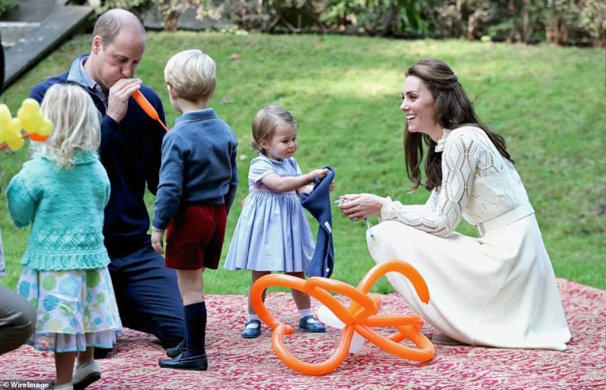 Loạt ảnh ngọt ngào kỷ niệm 10 năm ngày cưới William - Kate Ảnh 13