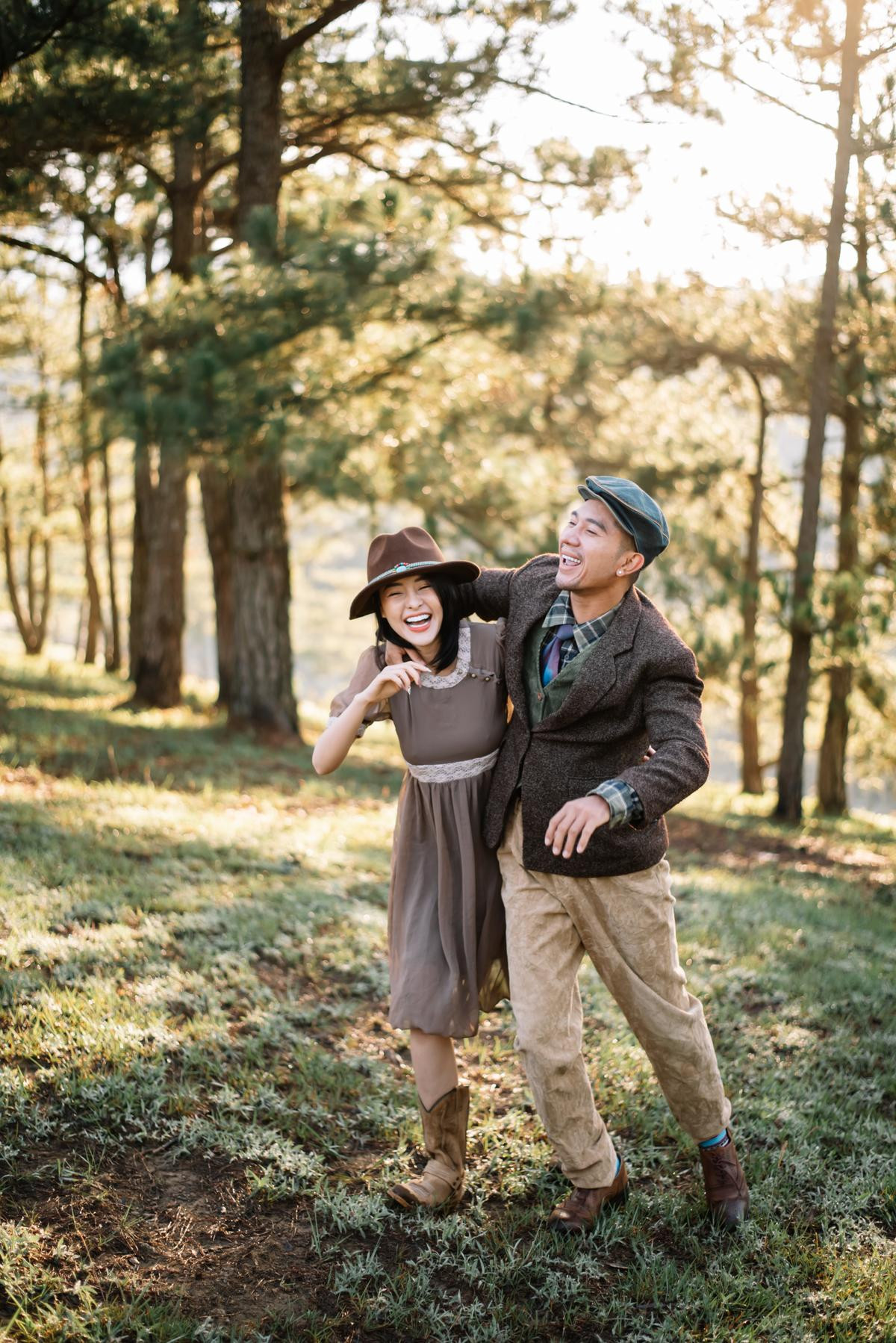 Hết khoe thân táo bạo, Ngân 98 kín như bưng tình tứ bên Lương Bằng Quang làm fan tò mò: Hay là ảnh cưới? Ảnh 7