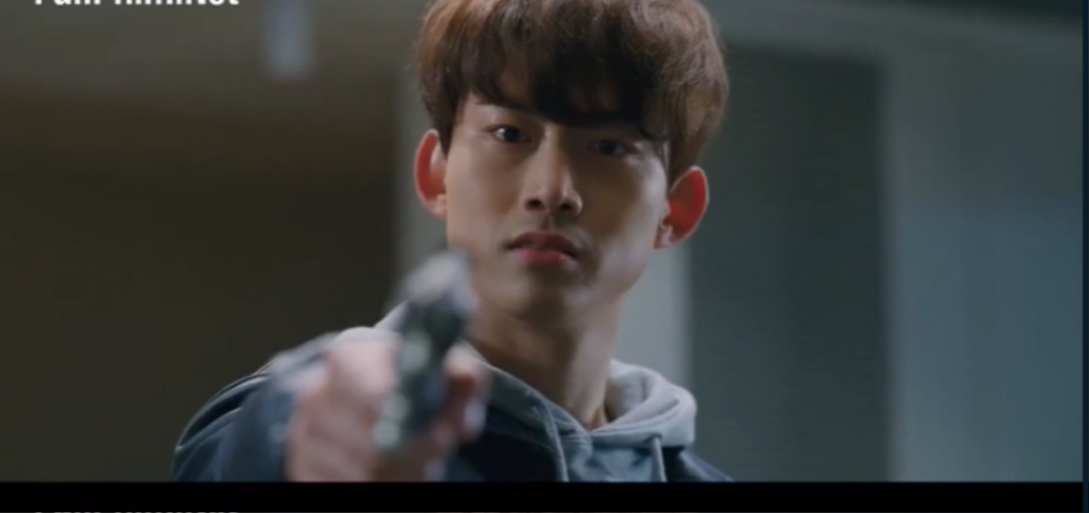 'Vincenzo' tập 19: Jeon Yeo Bin đỡ đạn cho Song Jong Ki trước mũi súng của Ok Taecyeon Ảnh 41