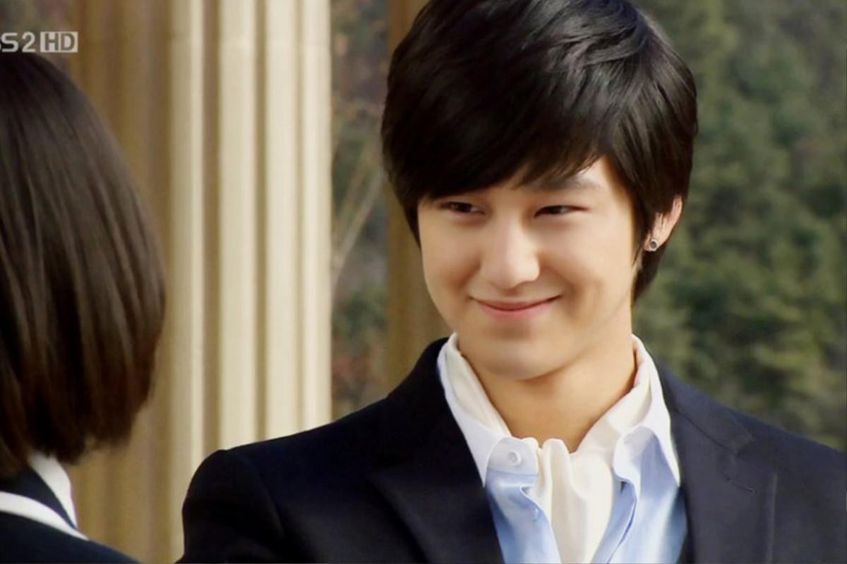 Hình tượng nhân vật học sinh của Kim Bum thay đổi như thế nào sau hơn một thập kỉ? Ảnh 8