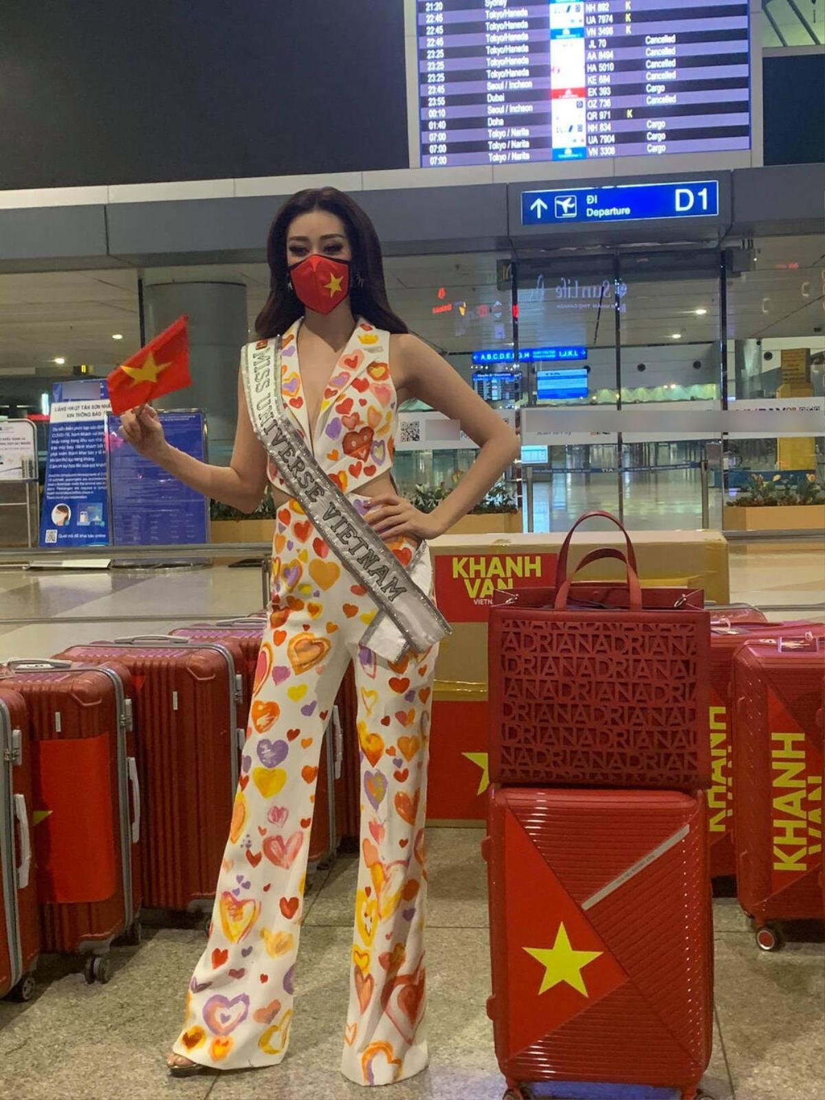 Chiến lược váy áo khai mạc Miss Universe của khánh Vân cực khôn khéo, khiến fan muốn vỡ oà Ảnh 1