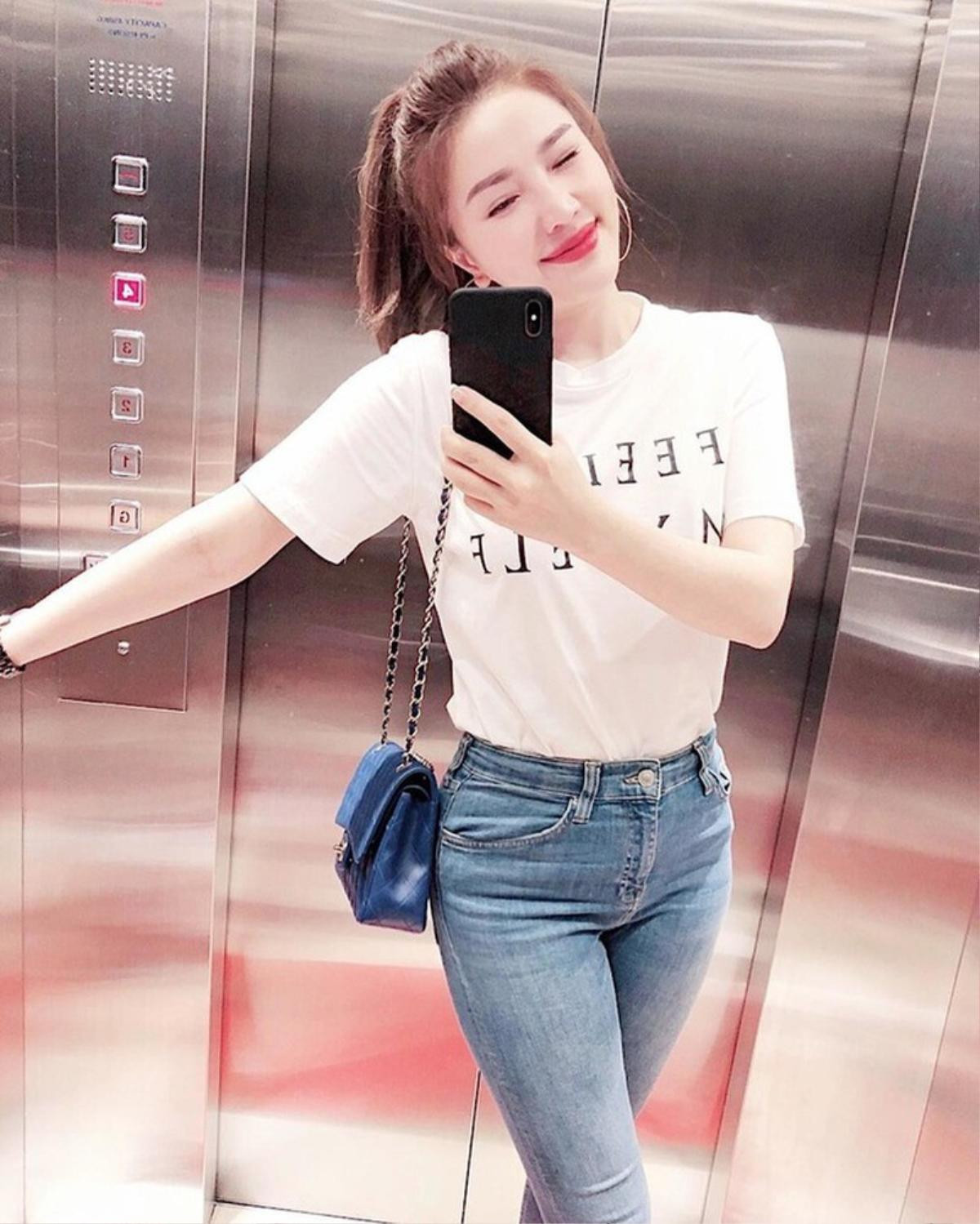 Lệ Quyên, Hà Hồ đua trend lên đồ gợi cảm selfie trong thang máy Ảnh 6