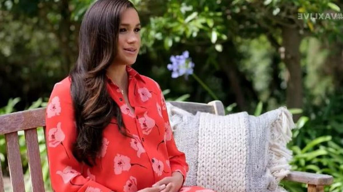 Meghan Markle diện set đồ gần nửa tỷ khoe bụng bầu, đeo đồng hồ giống mẹ chồng Ảnh 2