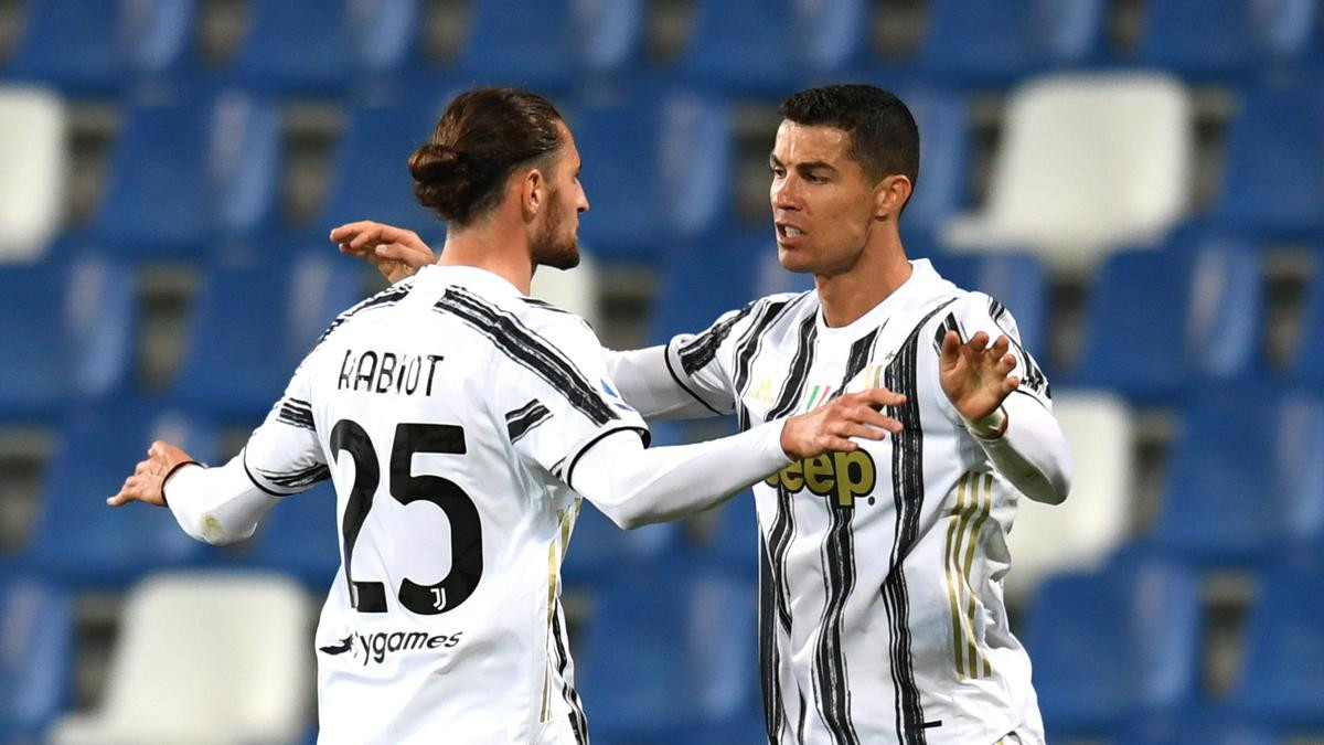 Cán mốc 100 bàn cho Juventus, Ronaldo đi vào lịch sử Ảnh 1