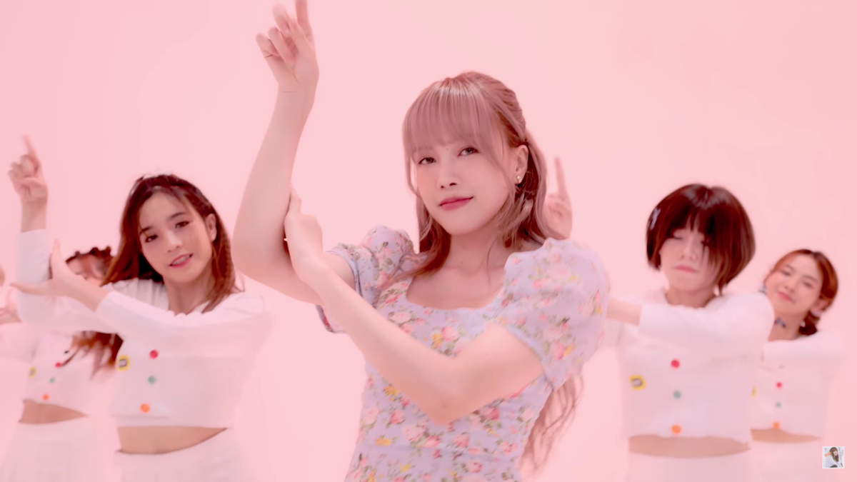 Hết nghi án đạo nhạc, nội dung MV, bản dance Love Rosie của Thiều Bảo Trâm lại bị soi giống BlackPink? Ảnh 4