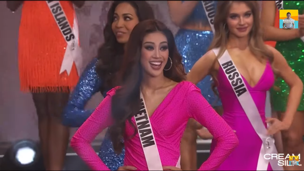 Trực tiếp chung kết Miss Universe 2020: Công bố top 21, Khánh Vân gây thót tim khi được gọi tên phút chót Ảnh 28