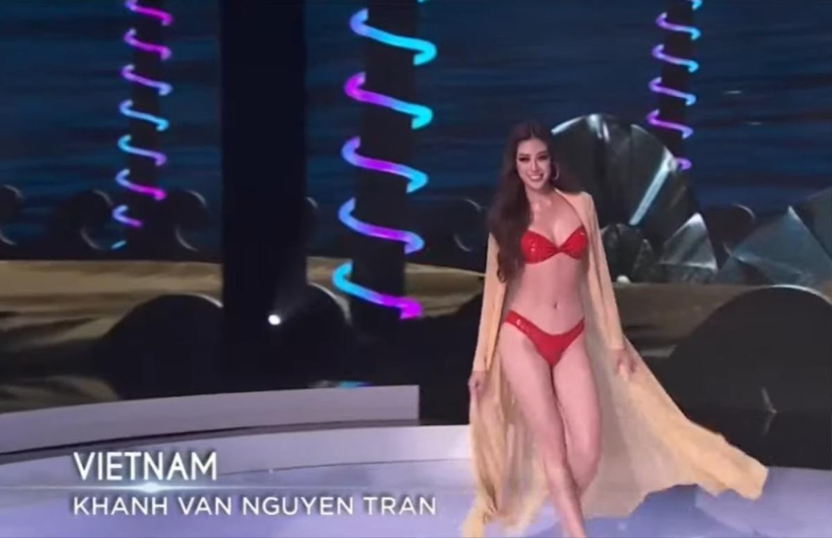 Chung kết Miss Universe: Khánh Vân diện bikini đỏ 'bung xõa', tự tin chặt chém dàn người đẹp Ảnh 2