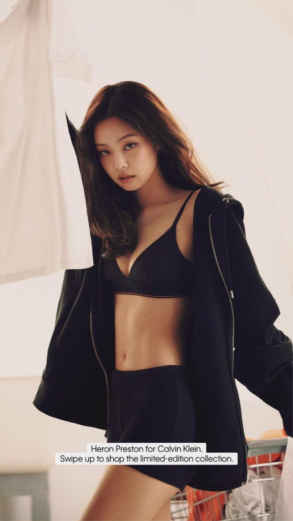 Nóng bỏng mắt với full bộ ảnh Jennie Black Pink diện nội y, tạo dáng quằn quại cực quyến rũ Ảnh 1