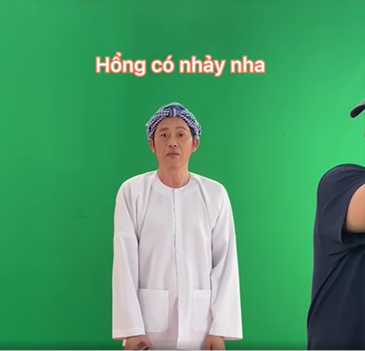 Xôn xao clip Hoài Linh nhảy múa, vui vẻ lộ diện giữa lùm xùm với bà Phương Hằng? Ảnh 2