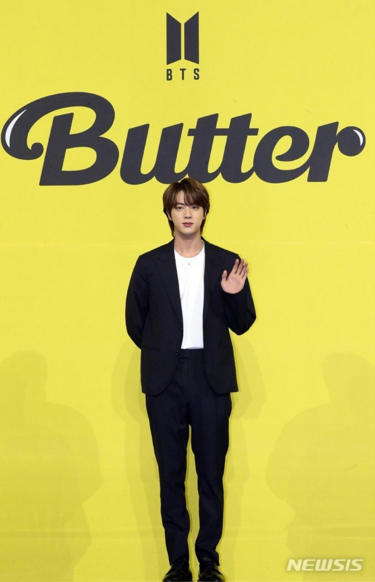 Ngắm nhìn loạt khoảnh khắc BTS 'thật là vàng tươi' trong họp báo comeback Butter Ảnh 23