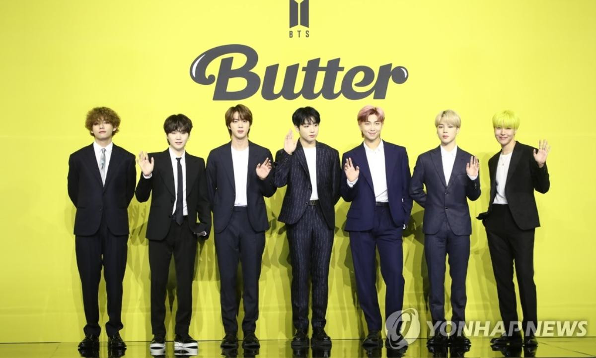 Ngắm nhìn loạt khoảnh khắc BTS 'thật là vàng tươi' trong họp báo comeback Butter Ảnh 4