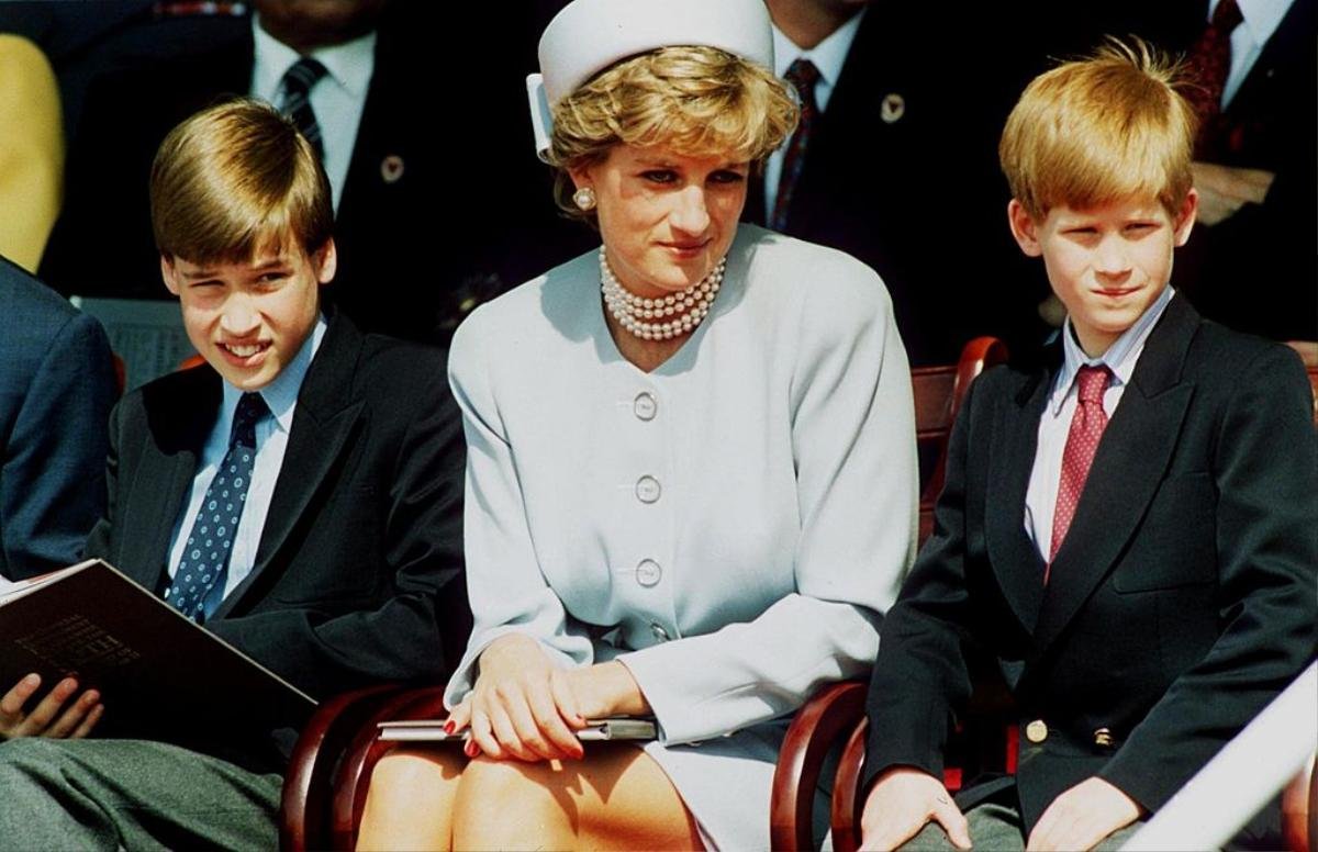 Cuộc gọi điện cuối cùng của William và Harry với mẹ, cố Công nương Diana khiến hai anh em mãi day dứt Ảnh 1