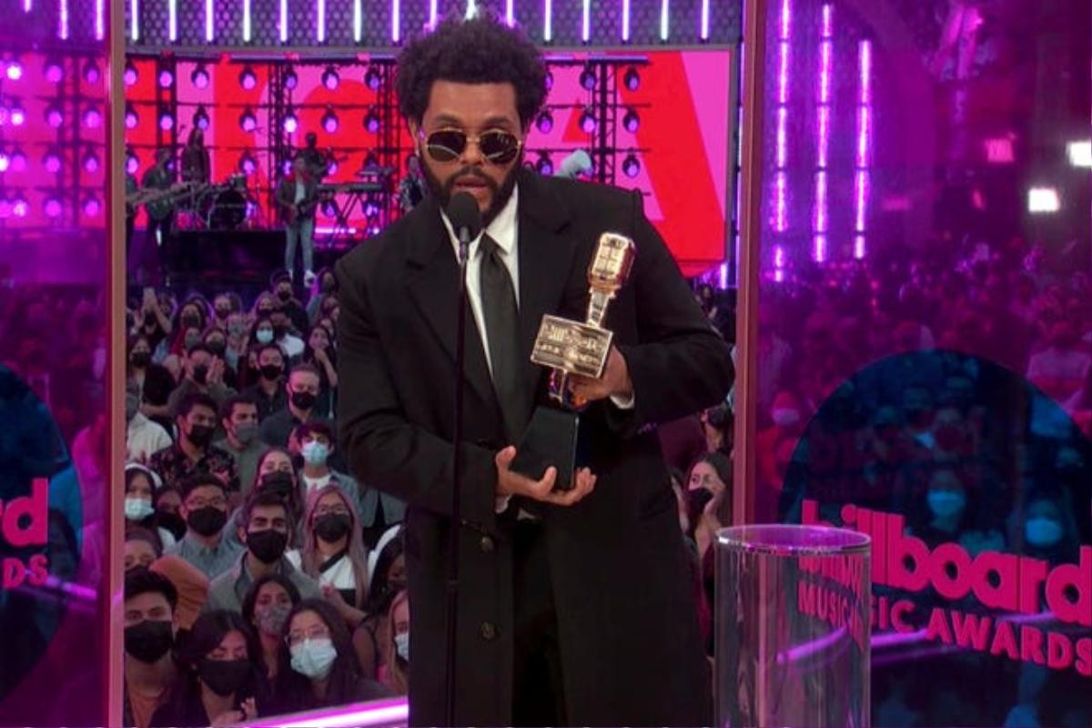 The Weeknd mang về 10 chiến thắng tại Billboard Music Awards 2021