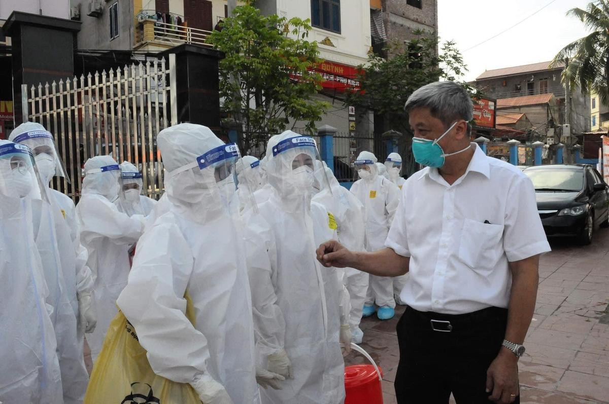 Bắc Giang: Ra quân triển khai test nhanh tại 3 điểm dịch Covid-19 'nóng' nhất Ảnh 1