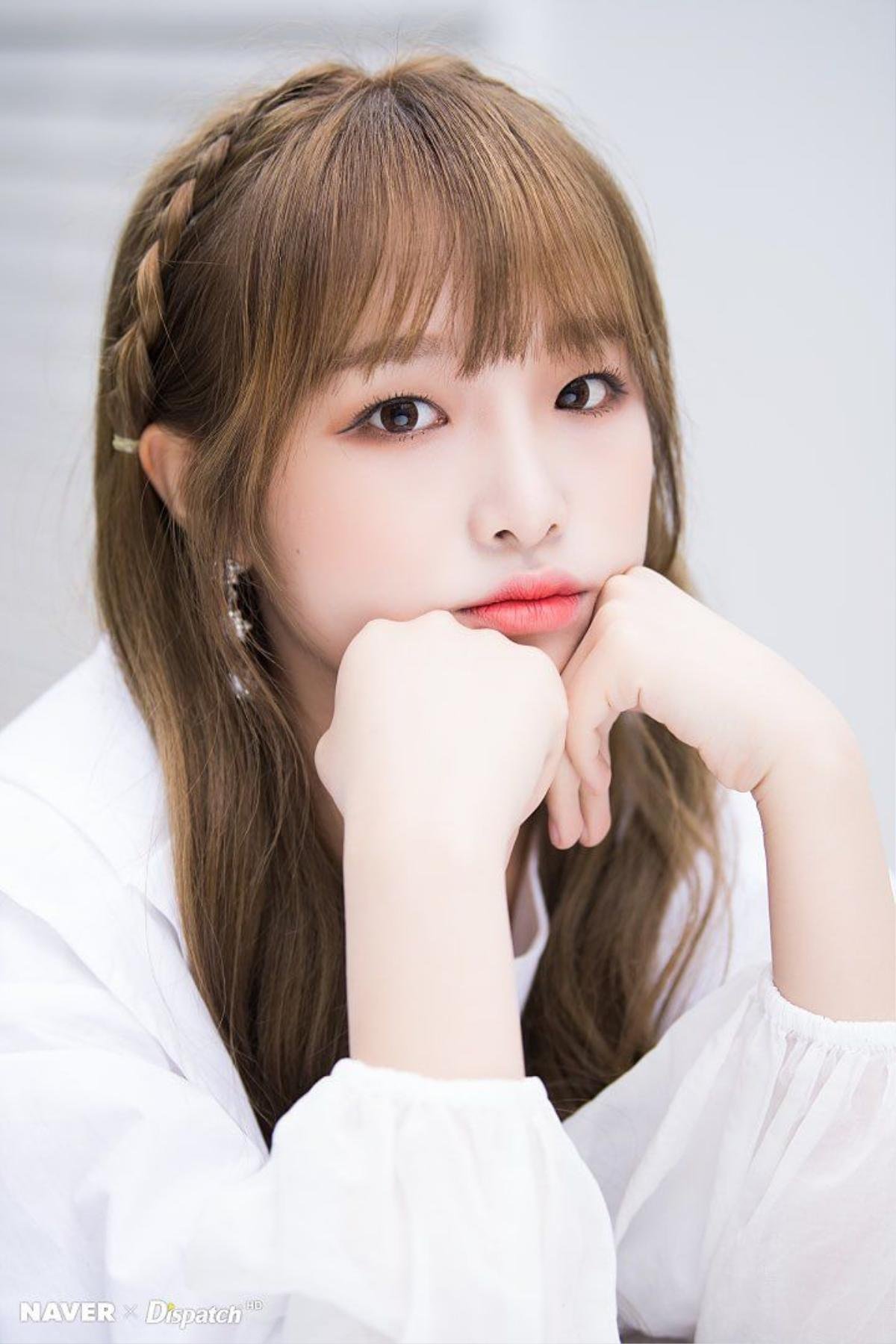 Up ảnh cựu thành viên IZ*ONE bằng trang EVERGLOW, fan đồn đoán 'kết nạp thành viên mới chắc rồi' Ảnh 2