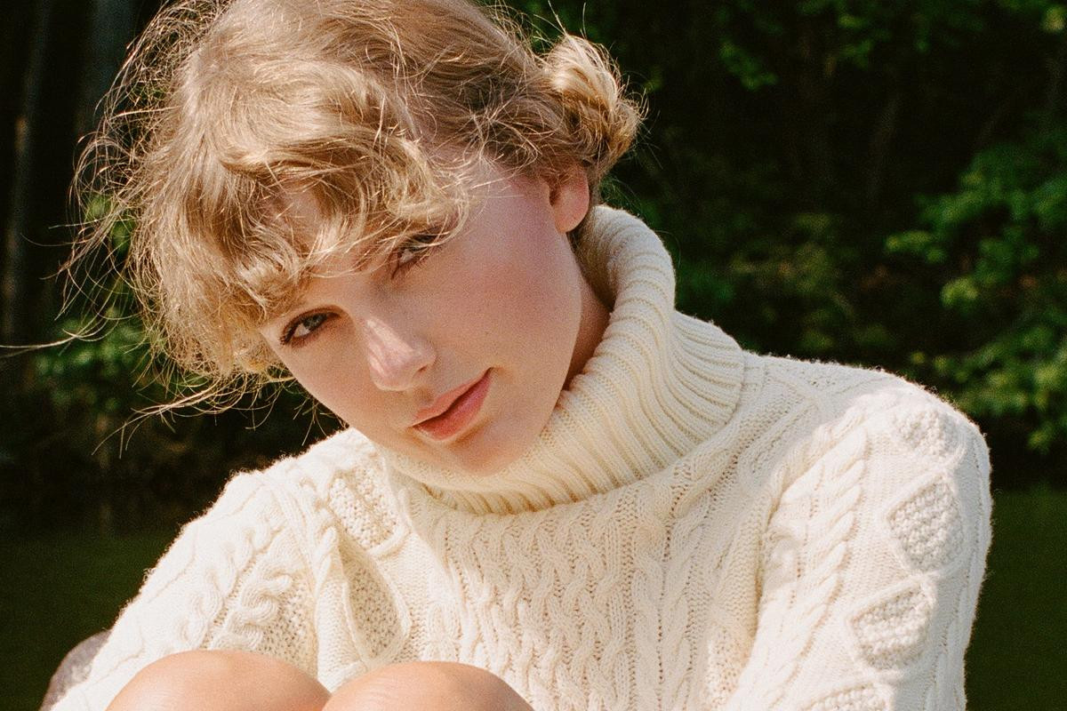 Taylor Swift lội ngược dòng, 'evermore' bất ngờ trở lại No.1 Billboard 200 Ảnh 5