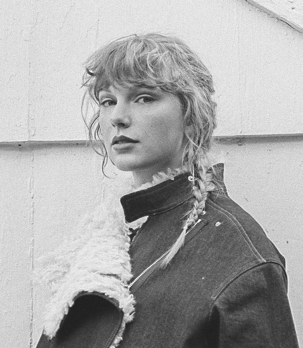 Taylor Swift lội ngược dòng, 'evermore' bất ngờ trở lại No.1 Billboard 200 Ảnh 3