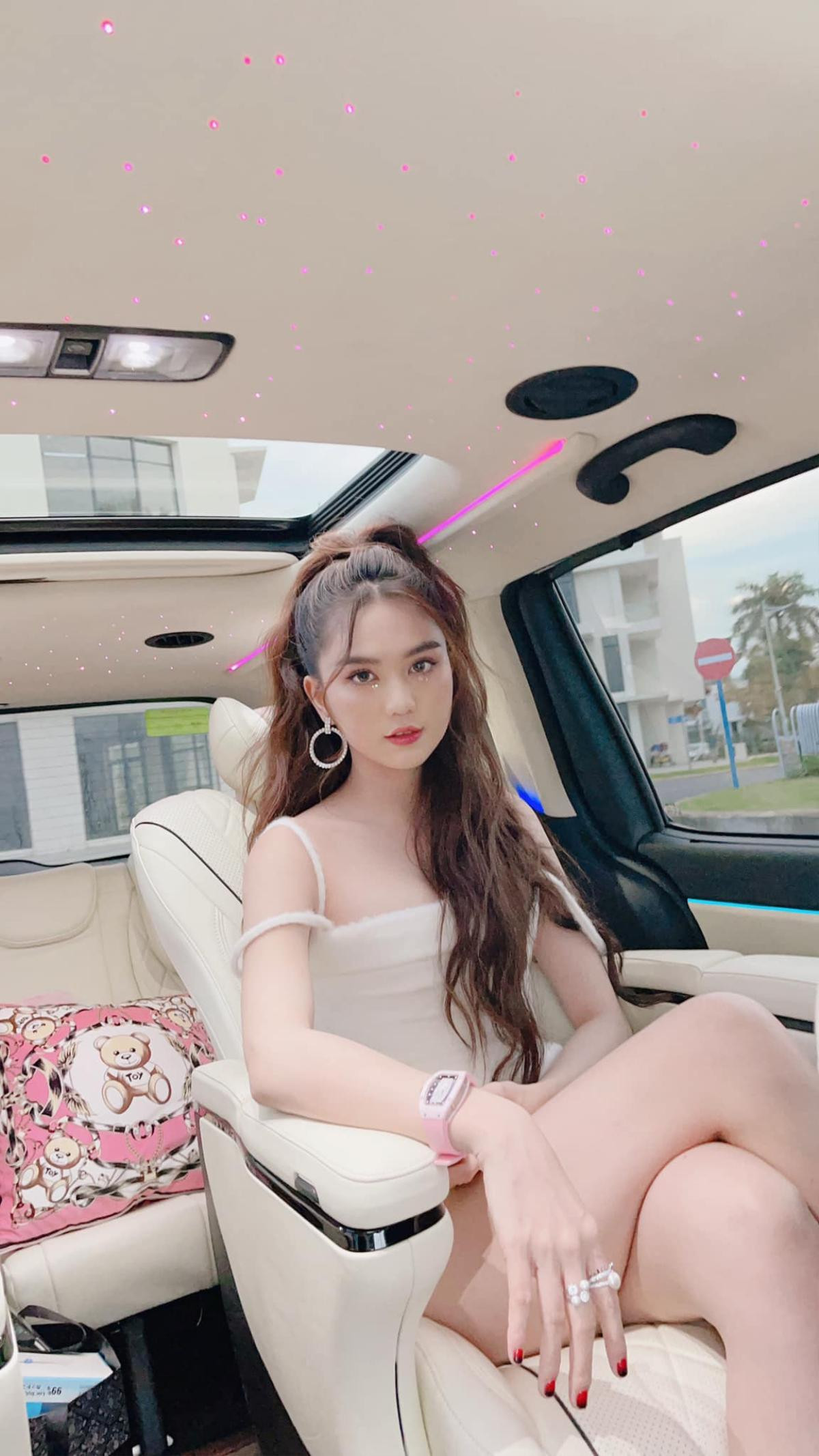 Lung linh là lên luôn như Ngọc Trinh, tạo hình xinh như nữ idol Kpop Ảnh 2